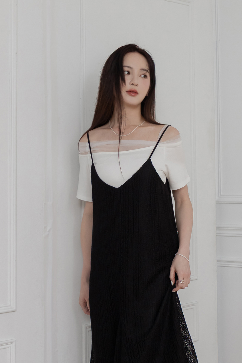 斜肩拼接網紗上衣