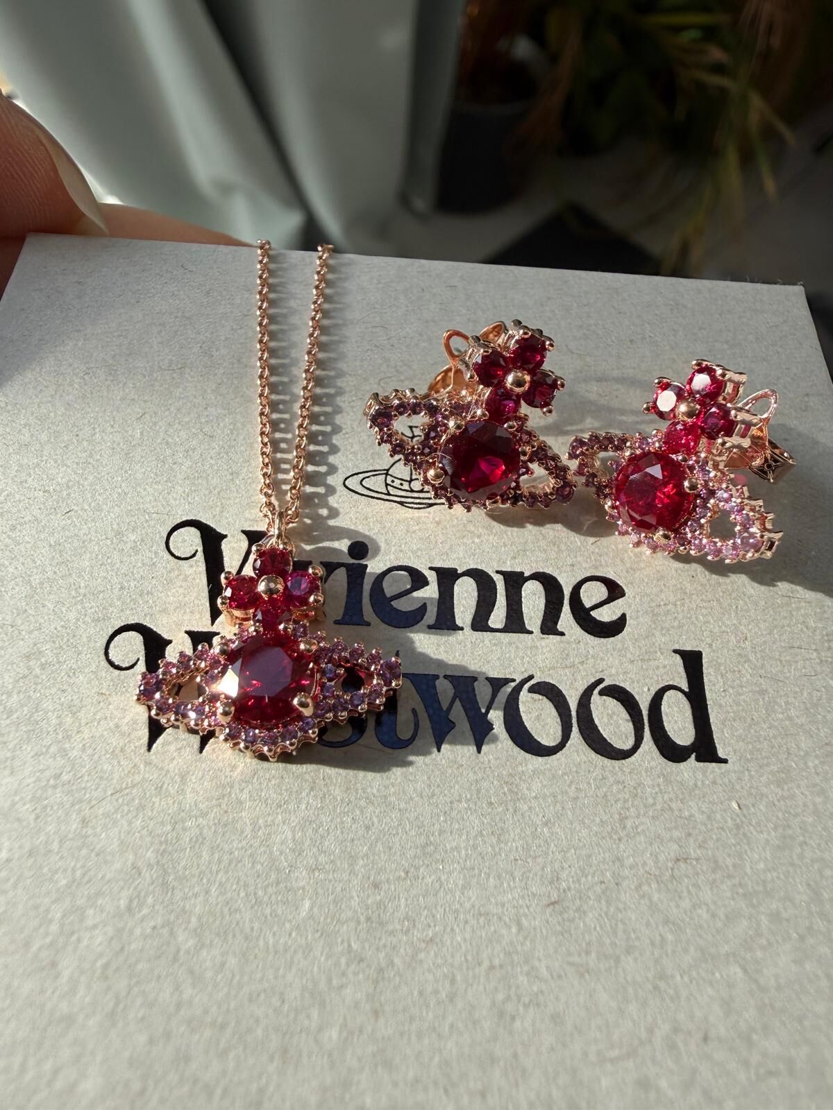 LYS01665 Vivienne Westwood 粉紅閃鑽土星系列