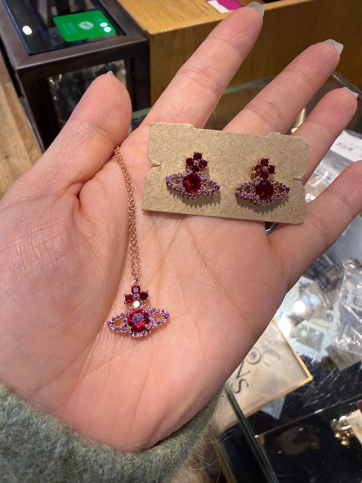 LYS01665 Vivienne Westwood 粉紅閃鑽土星系列