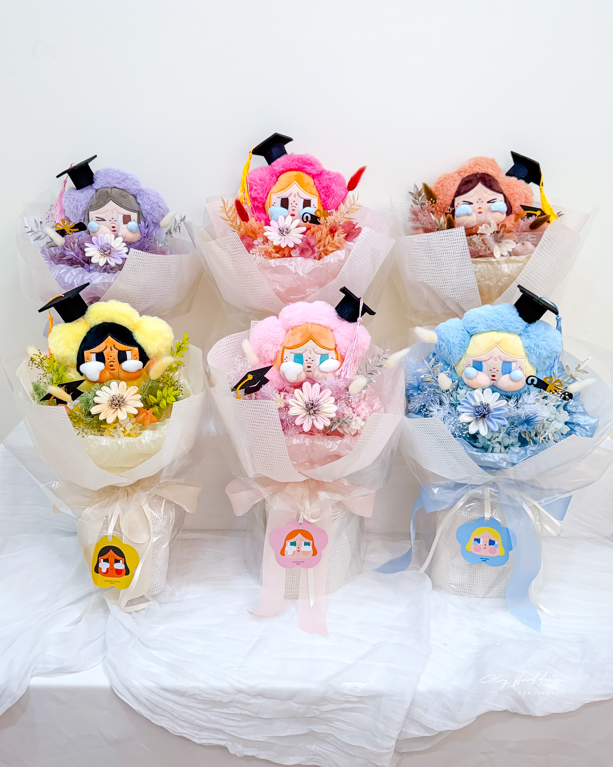 CRYBABY 哭娃系列毛絨花朵畢業永生花束