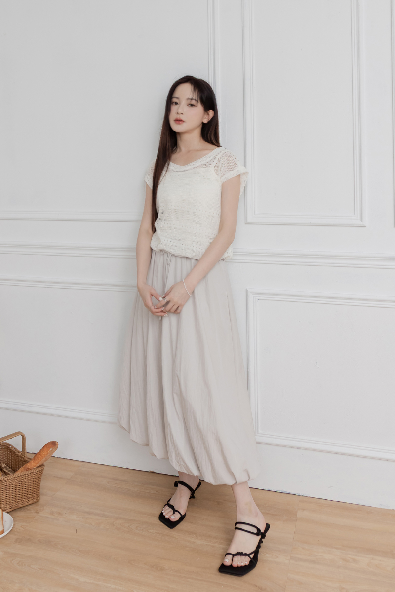 造型編織寬領鏤空上衣