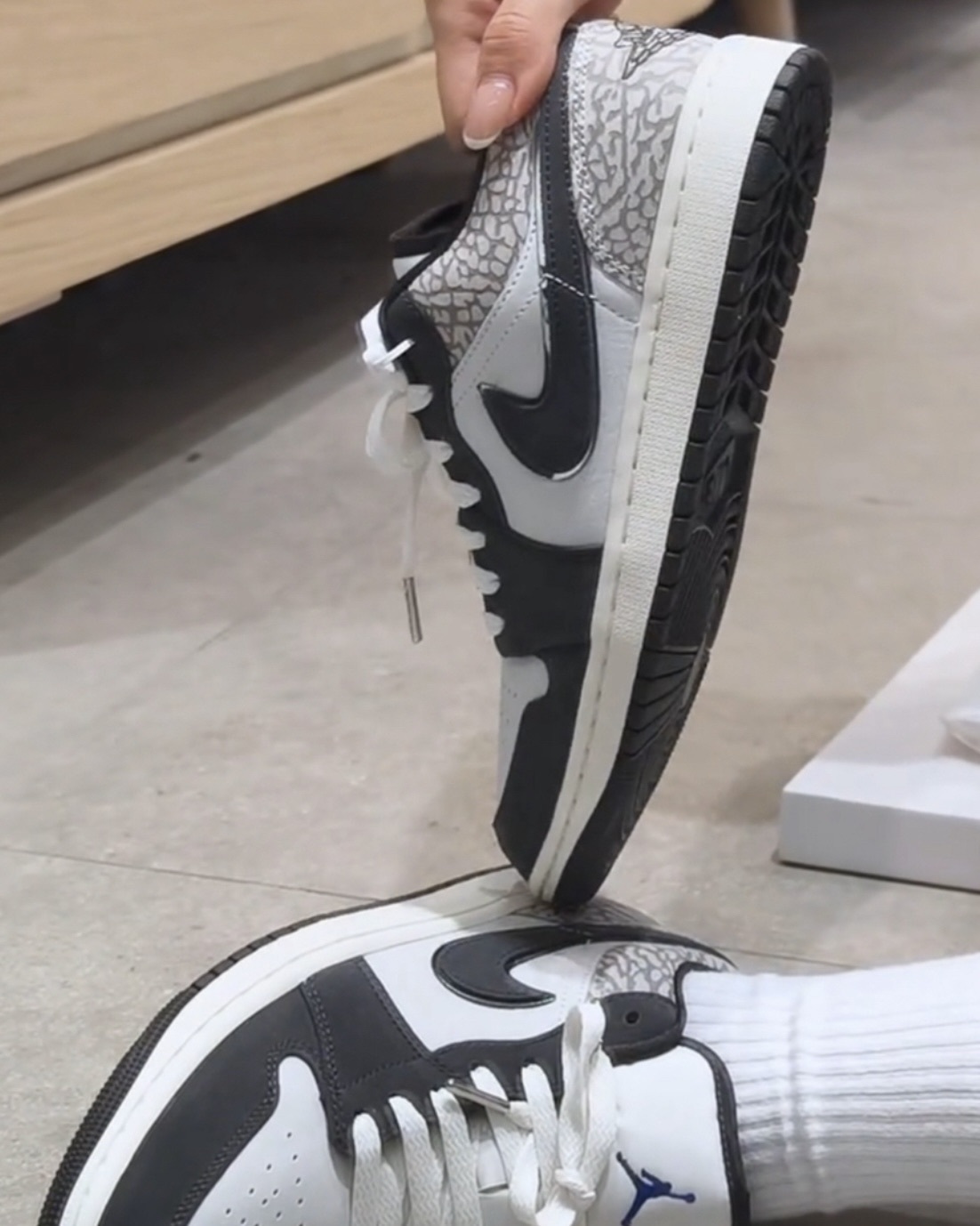 大童鞋 女生尺寸 NIKE AIR JORDAN 1 LOW GS 大象灰 爆裂紋 緩震 低筒 AJ1 休閒鞋【IU2269-100】