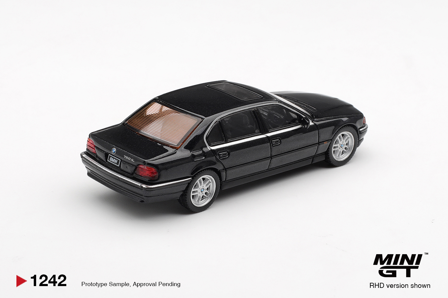 [預訂] Mini GT BMW 750IL 黑寶石藍 右軚