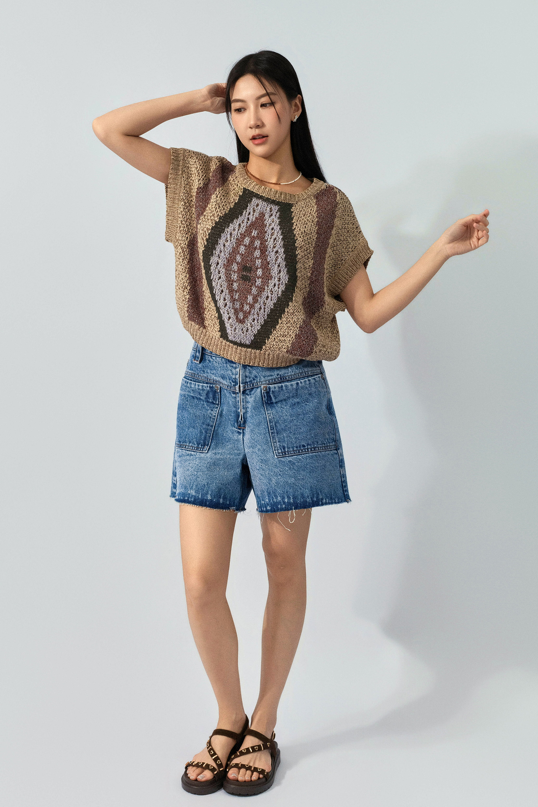 大菱格織花扁線針織上衣（預購產品）