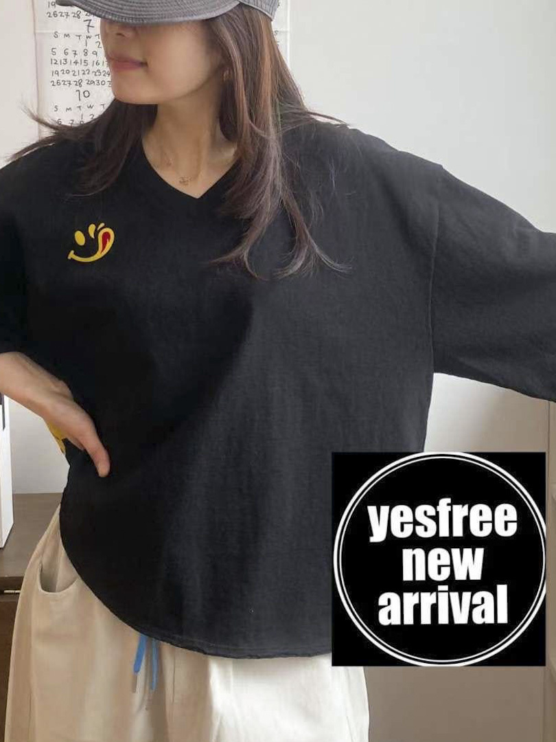 Oversize 超有型微笑刺繡V領寬鬆棉T