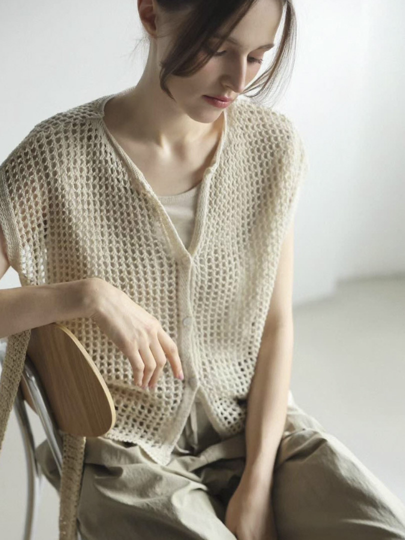夏日層次穿搭★洞洞針織V領開扣外搭背心