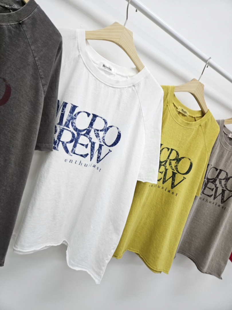 有點復古、有點隨性★Micro Crew字母美式棉T