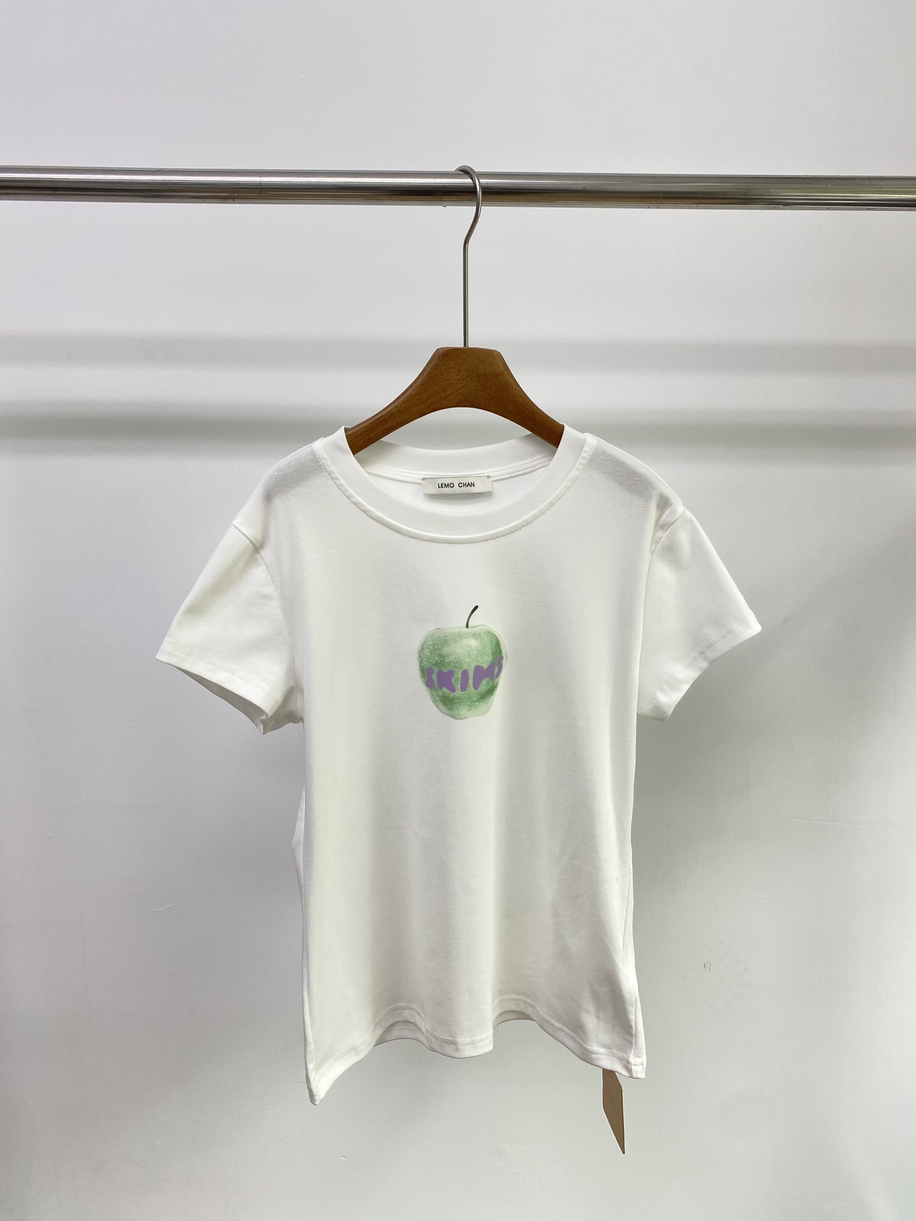 W00201蘋果印花上衣