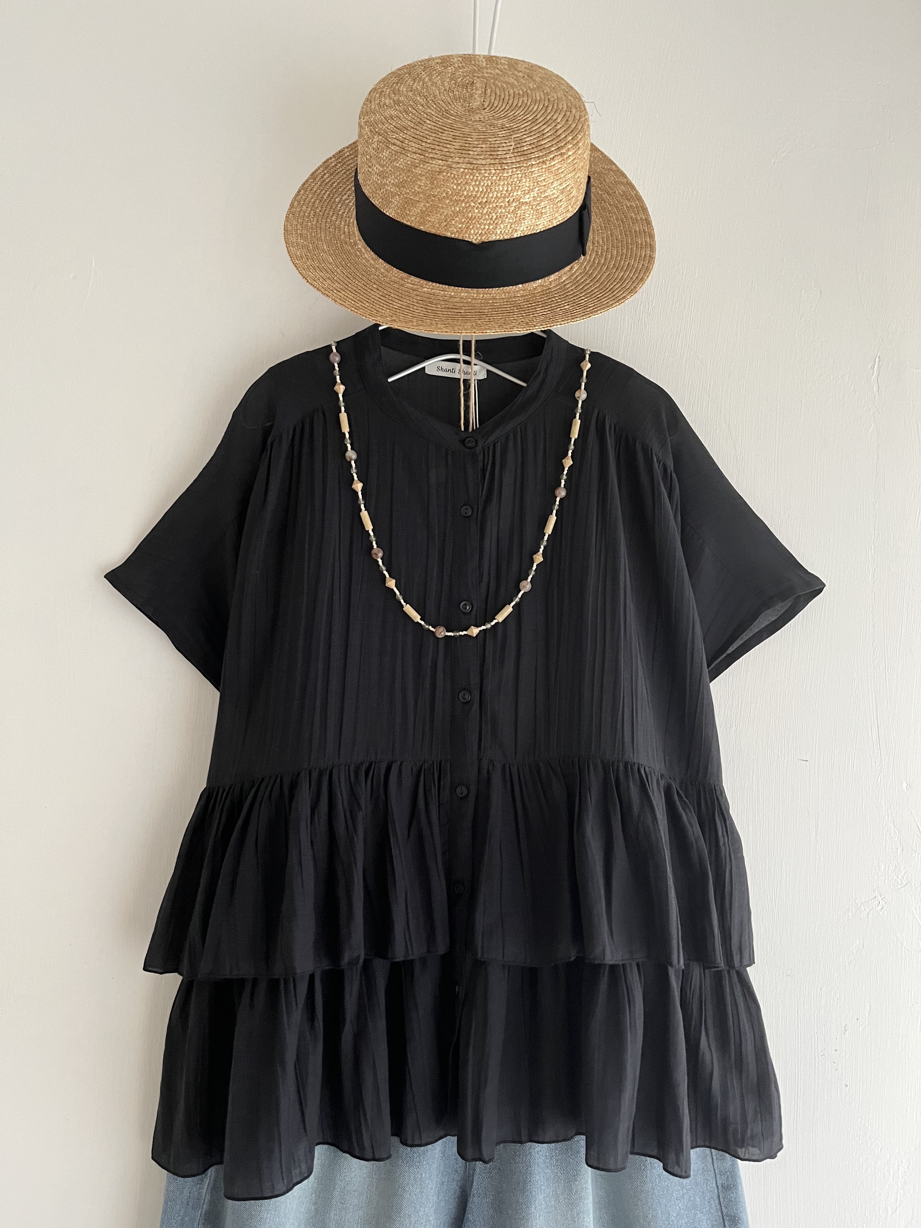 Shanti Shanti黑色層層小企領top