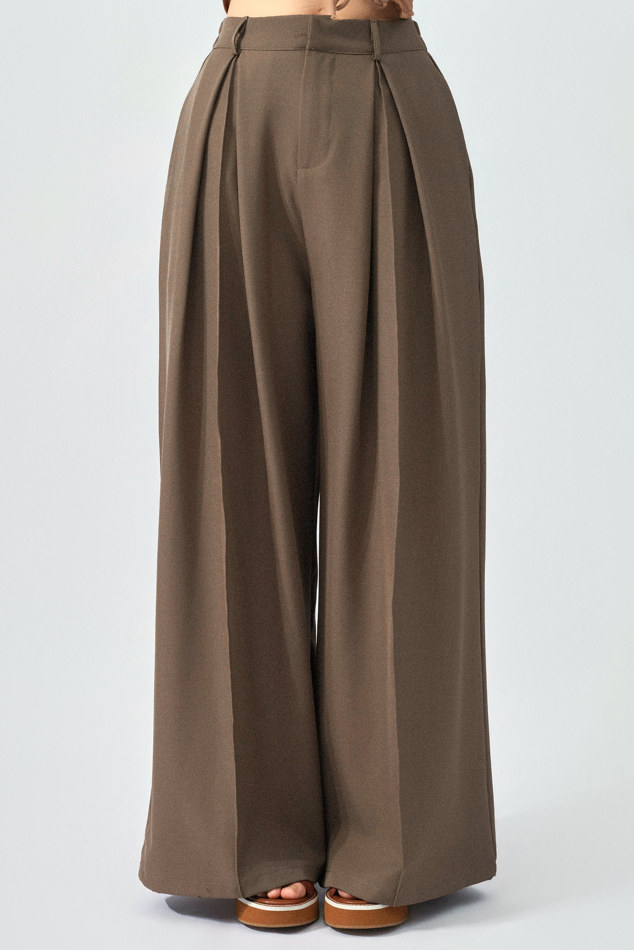 前中骨工字褶闊西褲 (預購產品）