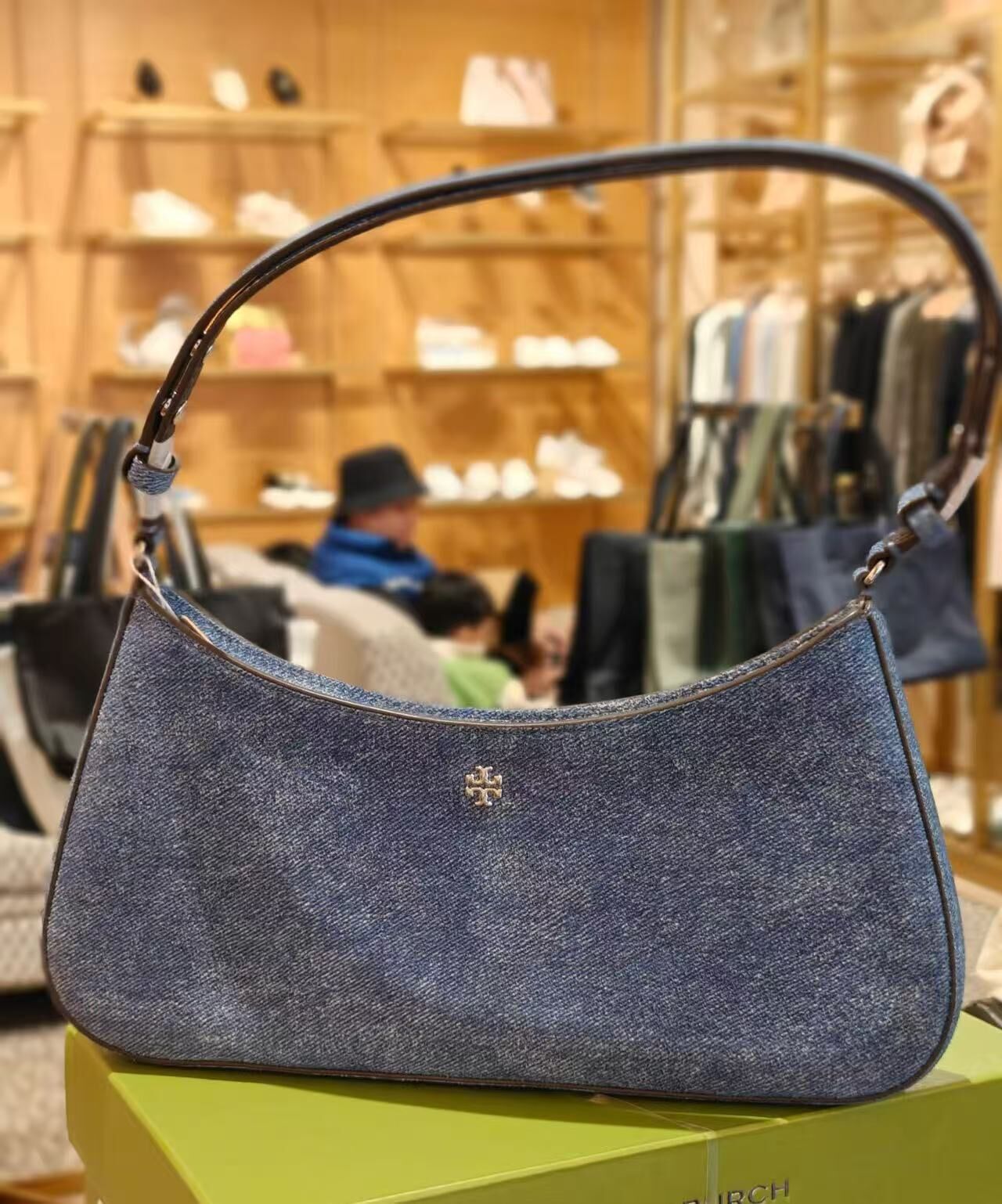 【預購】H042908 Tory Burch Emerson  牛仔藍色麂皮肩背包