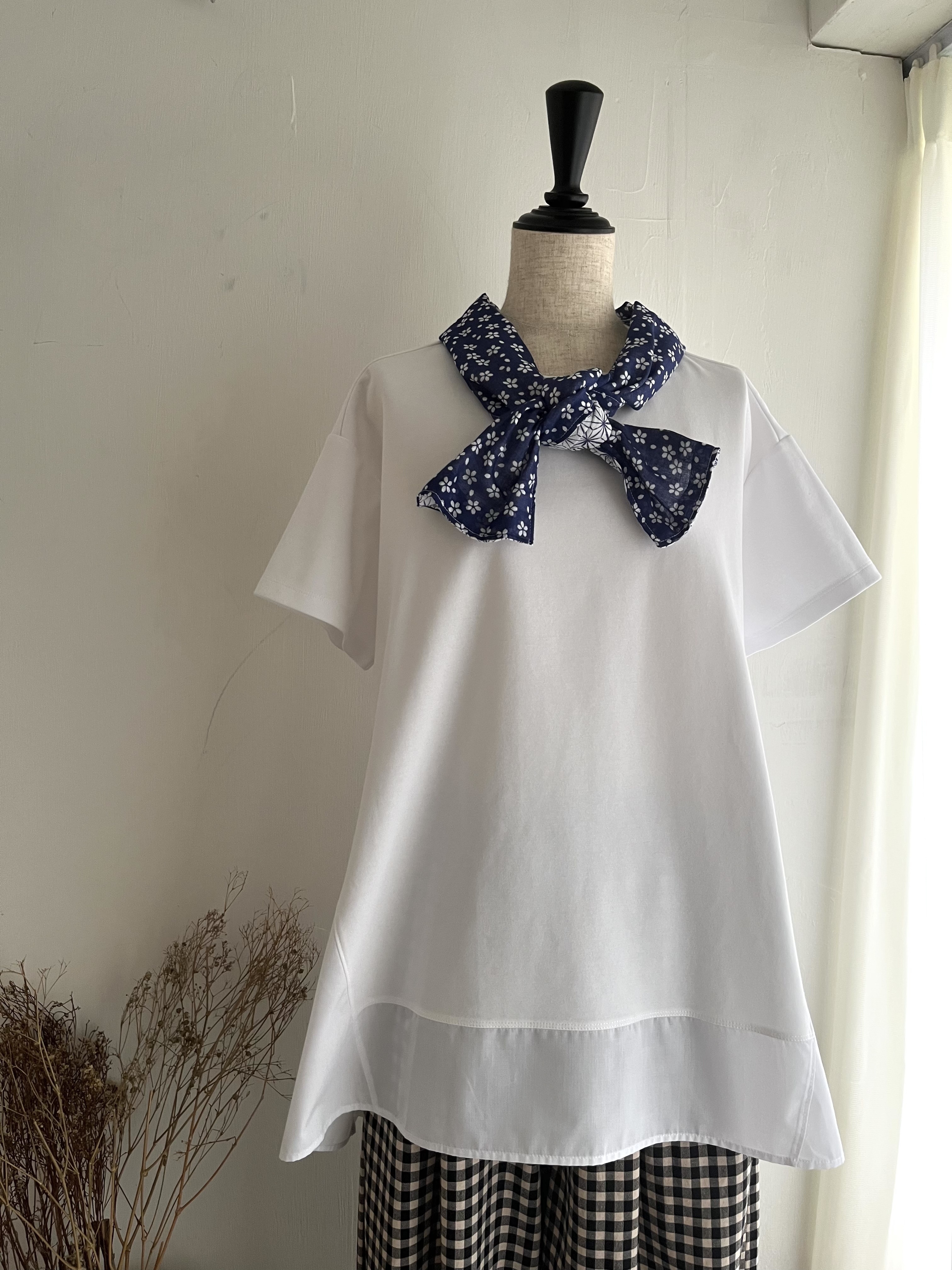 LILASIC白色圓領拼布top