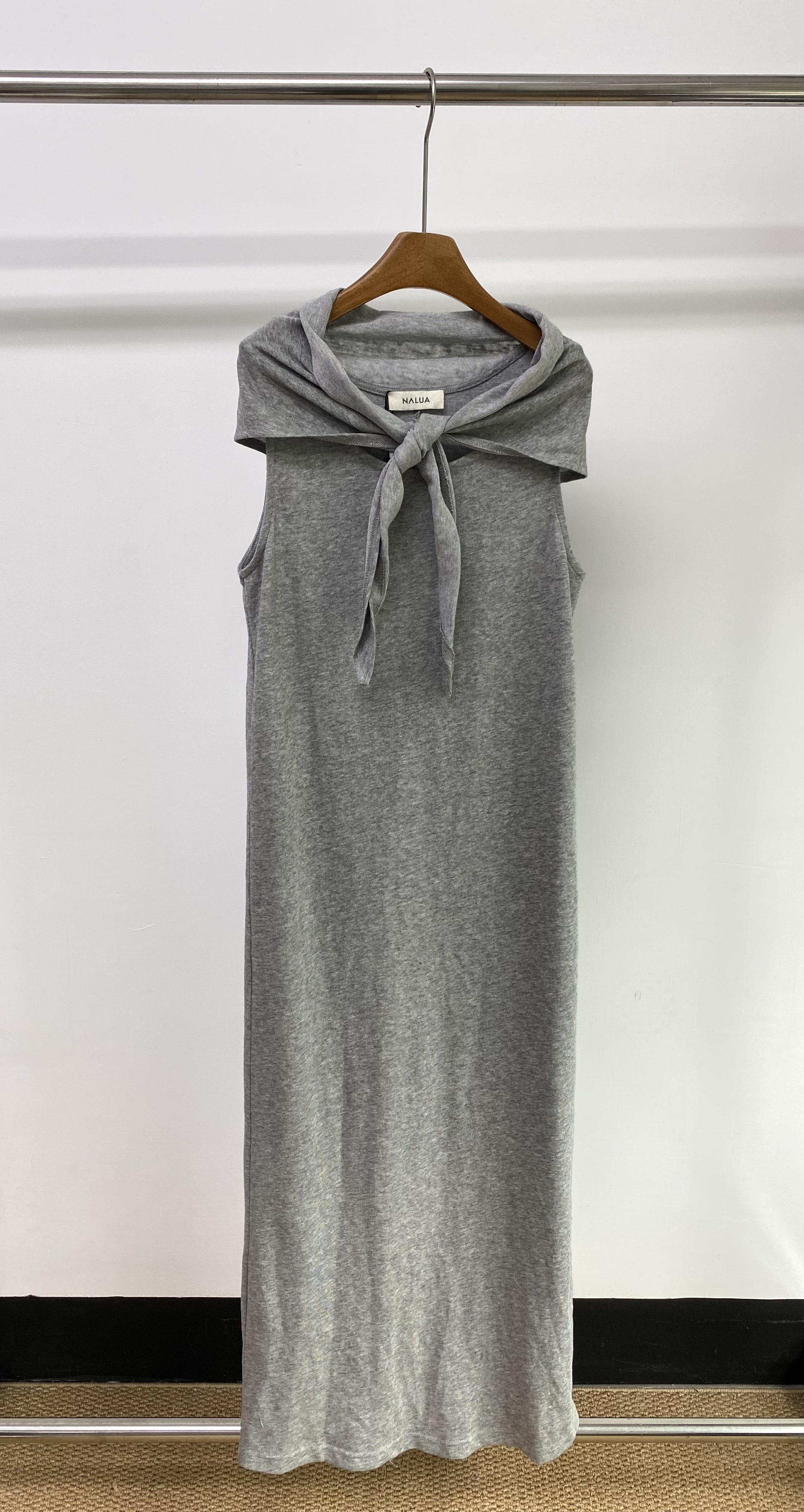 W00210韓製後開衩長版無袖上衣