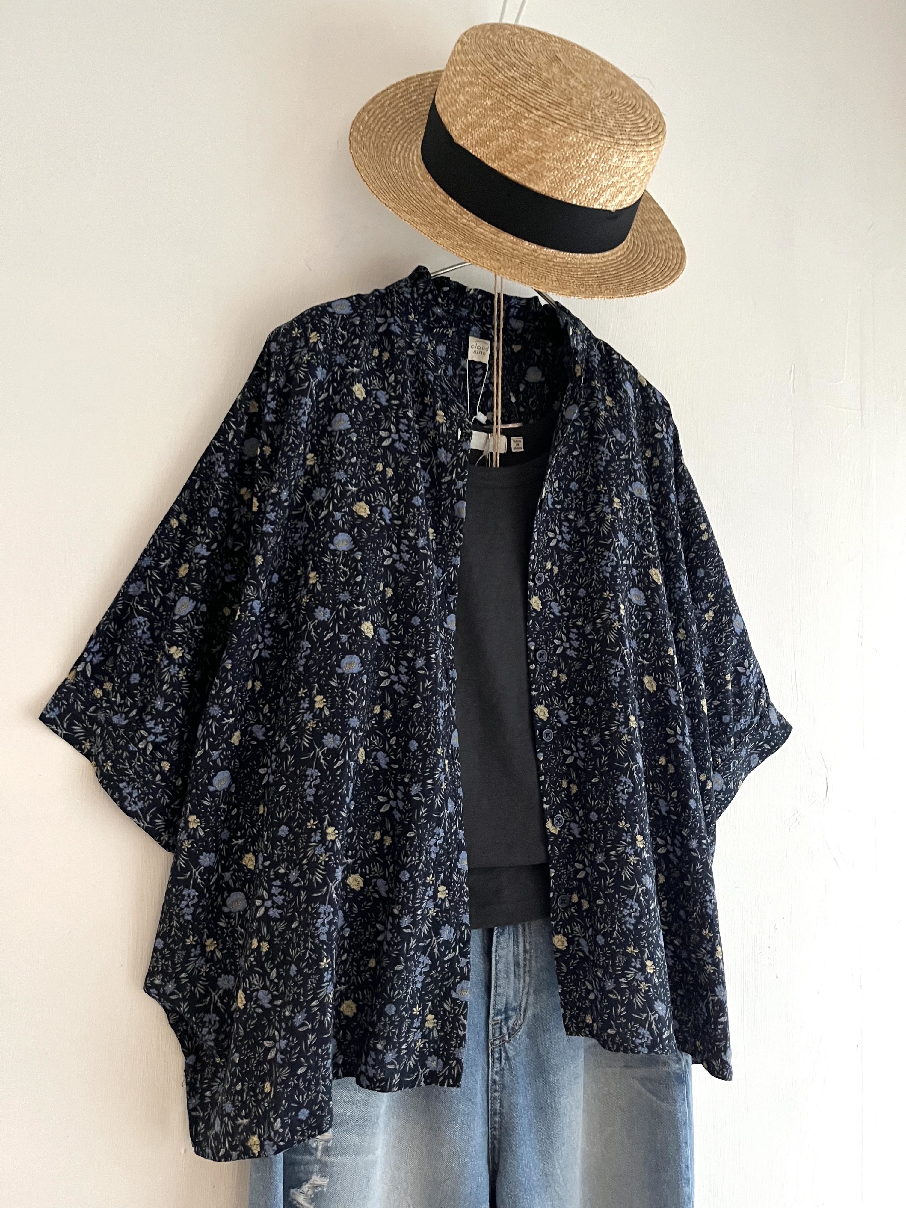 Cloud nineI海軍藍色碎花小企領top