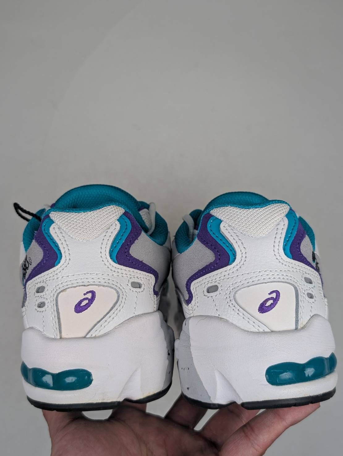 微瑕疵-左右腳中底泛黃鞋面色差 1022A142-101 24CM ASICS TIGER GEL-KAYANO 5 OG亞瑟士凝膠燈3白藍