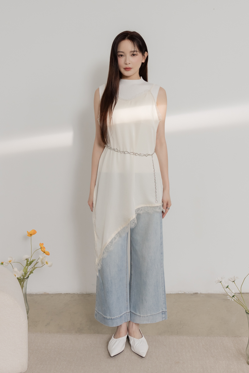 蕾絲滾邊斜襬吊帶上衣