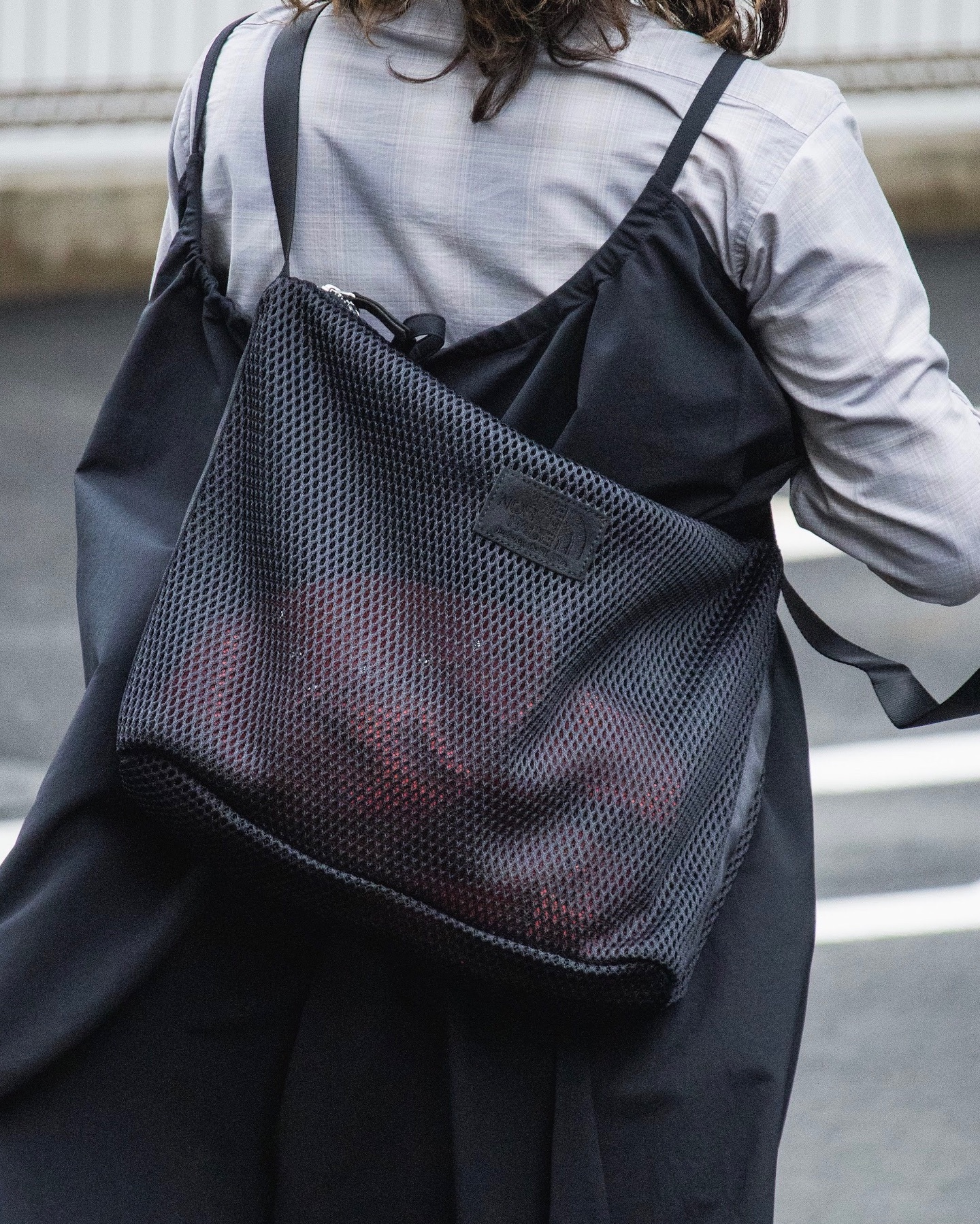 預購┃TNF 紫標 Mesh Field Shoulder Bag 網狀 洞洞 側背包
