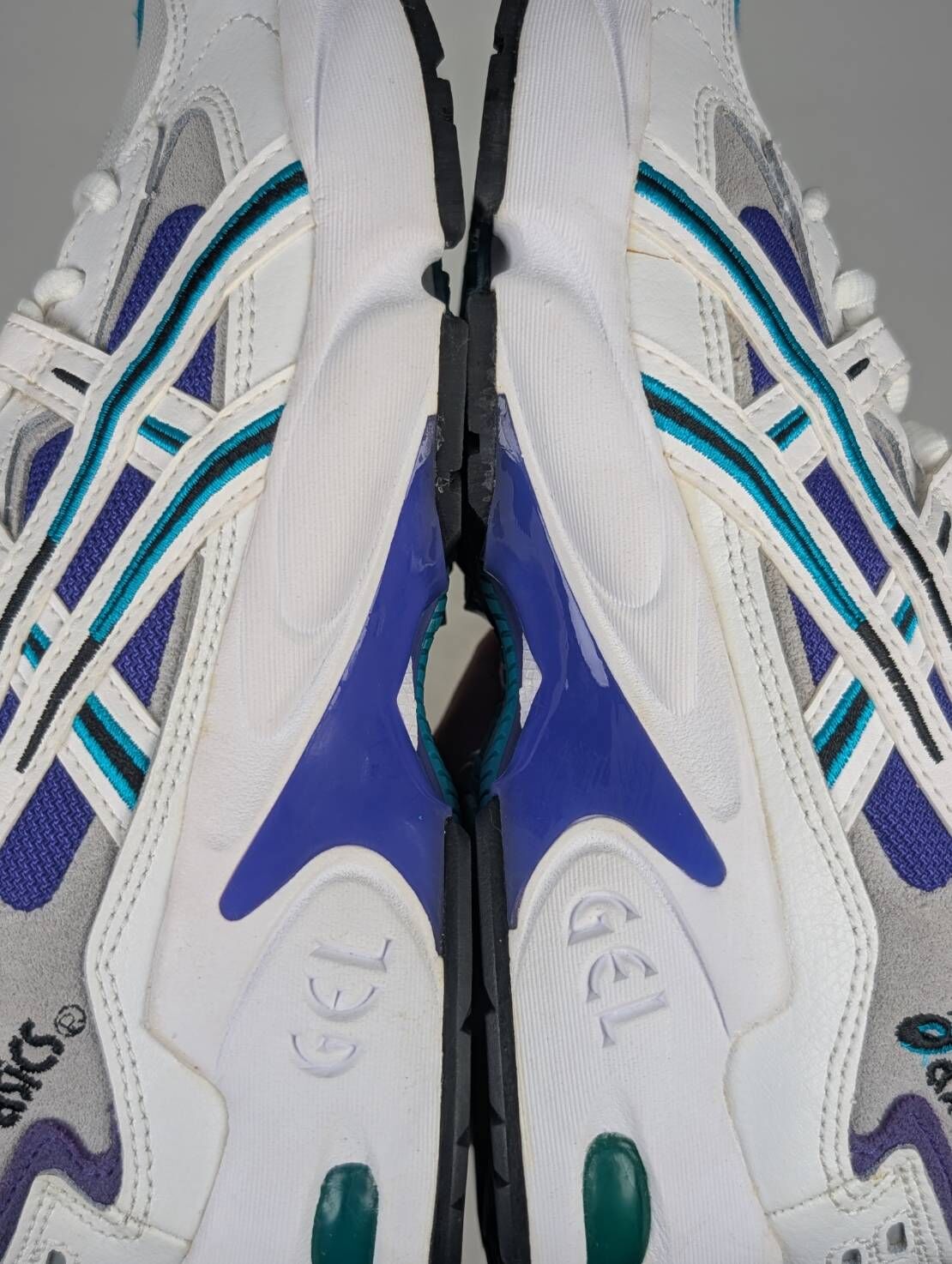 微瑕疵-左右腳中底泛黃 1022A142-101 24.5CM ASICS TIGER GEL-KAYANO 5 OG亞瑟士凝膠燈3白藍
