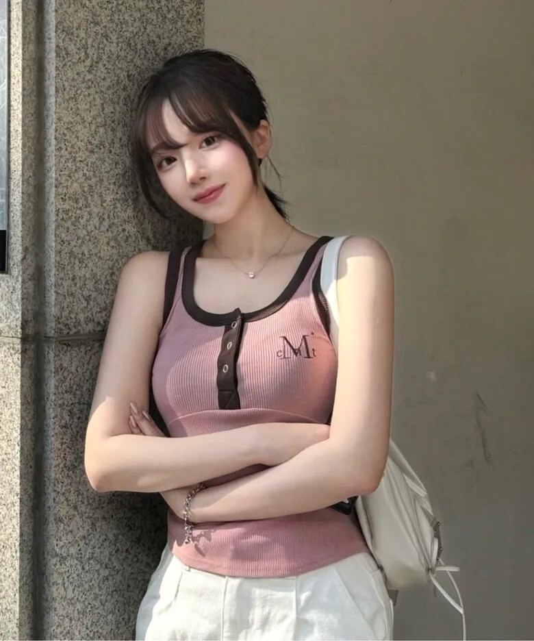 【5/1 - 5/3周末優惠】MUCENT 撞色 紐扣 短版 羅紋 無袖上衣 COLOR-POP BUTTON CROP SLEEVELESS 背心