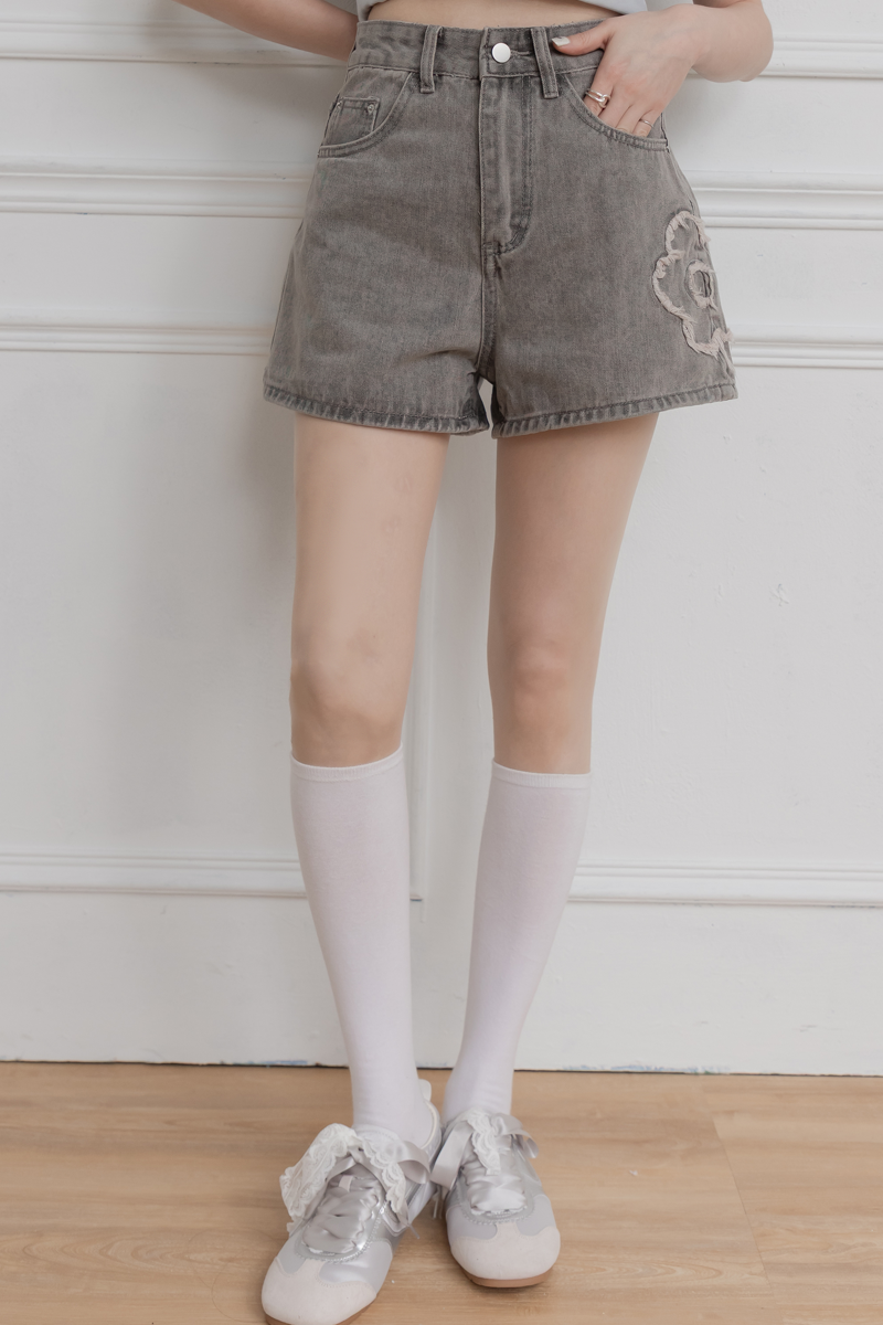 造型抽鬚小花牛仔短褲