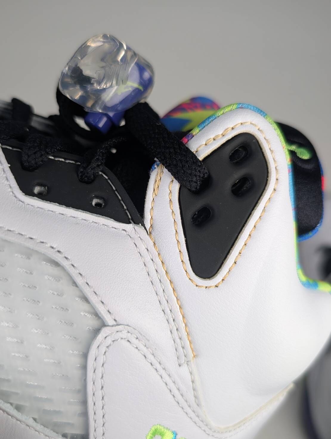 微瑕疵-左右腳鞋底泛黃左腳鞋口縫線泛黃 DB3335-100 M7.5 Jordan 5 Retro Alternate Bel-Air