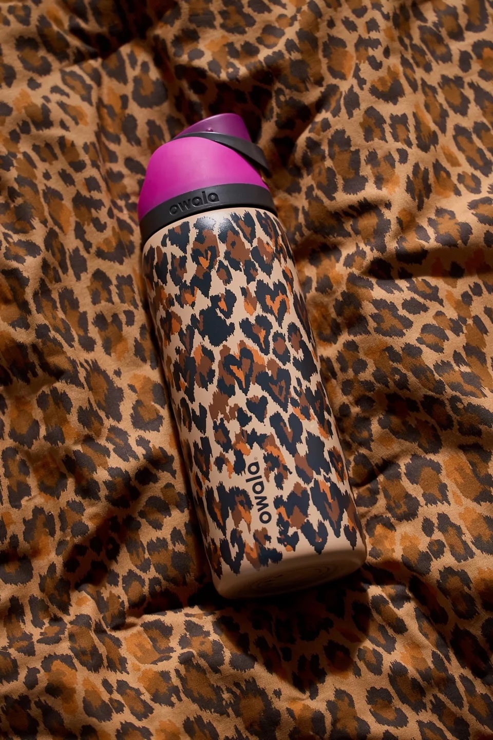 【預購】國外限定 Owala x UO 限量 聯名款 愛心豹紋 109辣妹 水壺 吸管杯 手柄提把 保溫杯 32 oz /  945ml