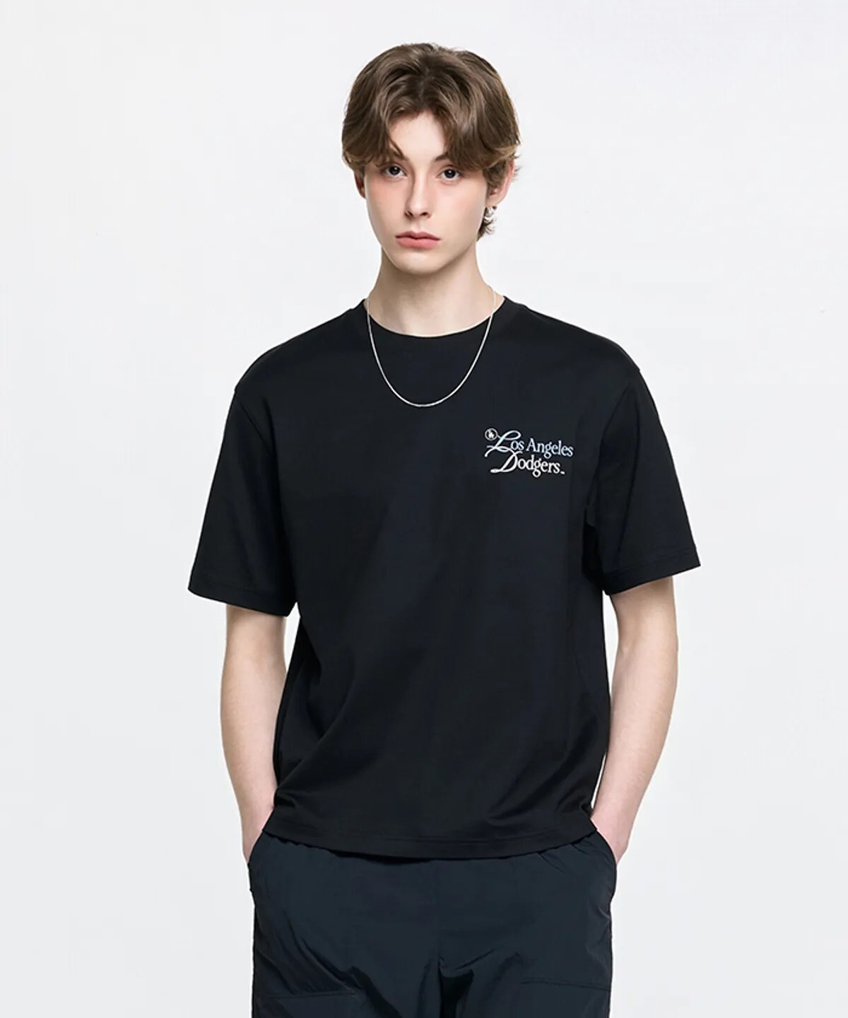 【OWN】MLB Korea 短袖 上衣 休閒 簡約 落肩 圓領 小LOGO 短TEE 不分男女 NY LA 洋基 黑色 白色