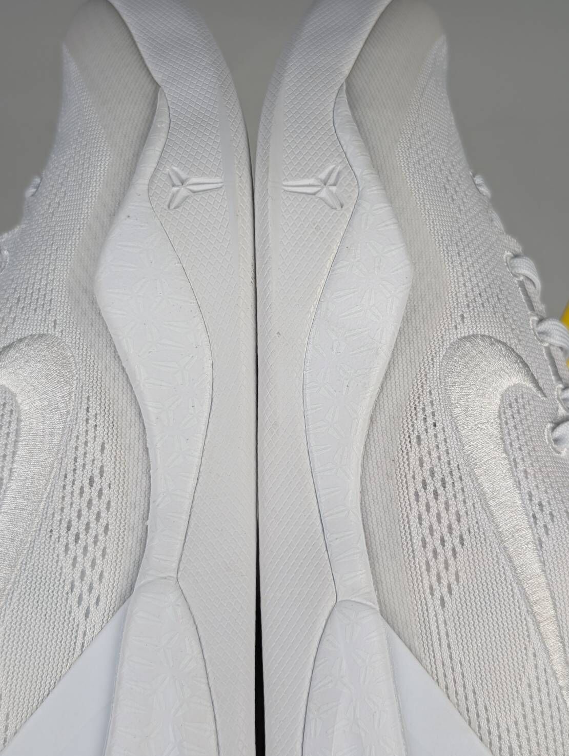 微瑕疵-左右腳鞋口鞋面色差大小腳(左8 右7.5) FJ9364-100 M8 Nike Kobe 8 Protro "Halo" 白 天使光環 男鞋