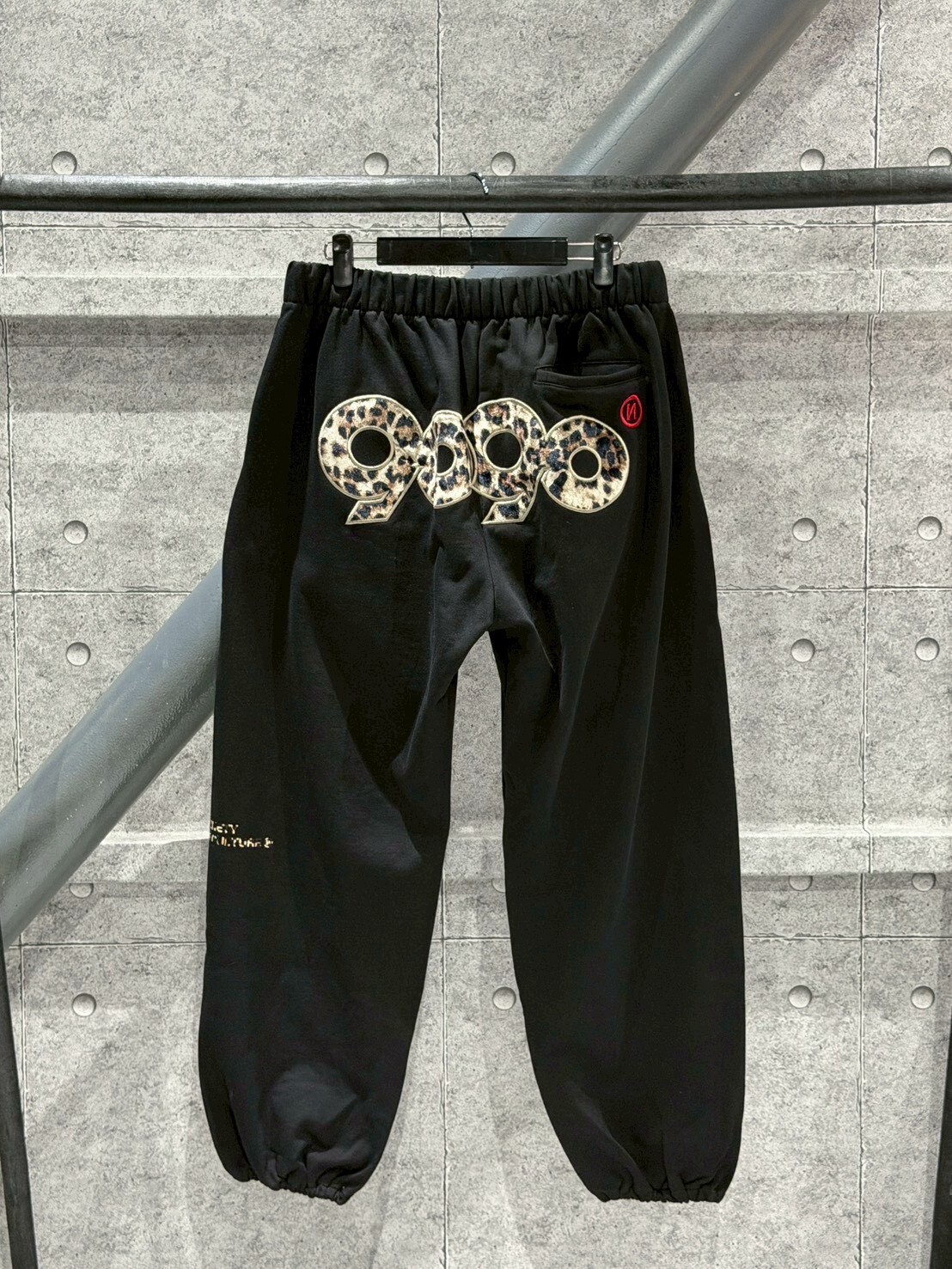 9090 豹紋Logo 黑色棉褲 長褲