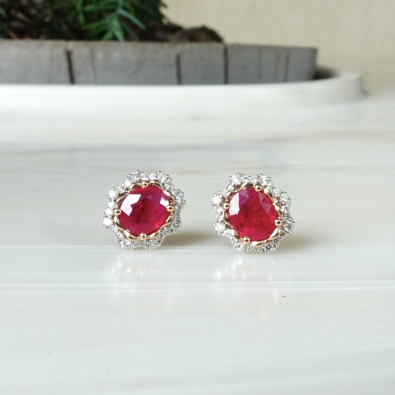 18K雙色金天然緬甸紅寶石鑽石可拆式耳釘-橢圓形 (帶寶石證書)