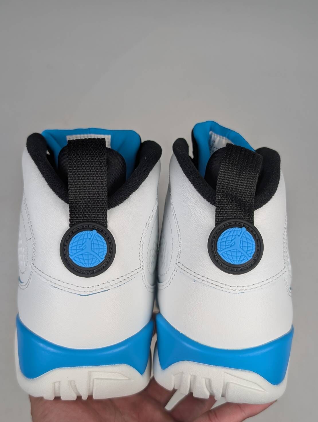 微瑕疵-右腳鞋舌中斷瑕疵破損 FQ8992-101 M8 Air Jordan 9 Retro "Powder Blue" 經典復刻 粉藍 男鞋