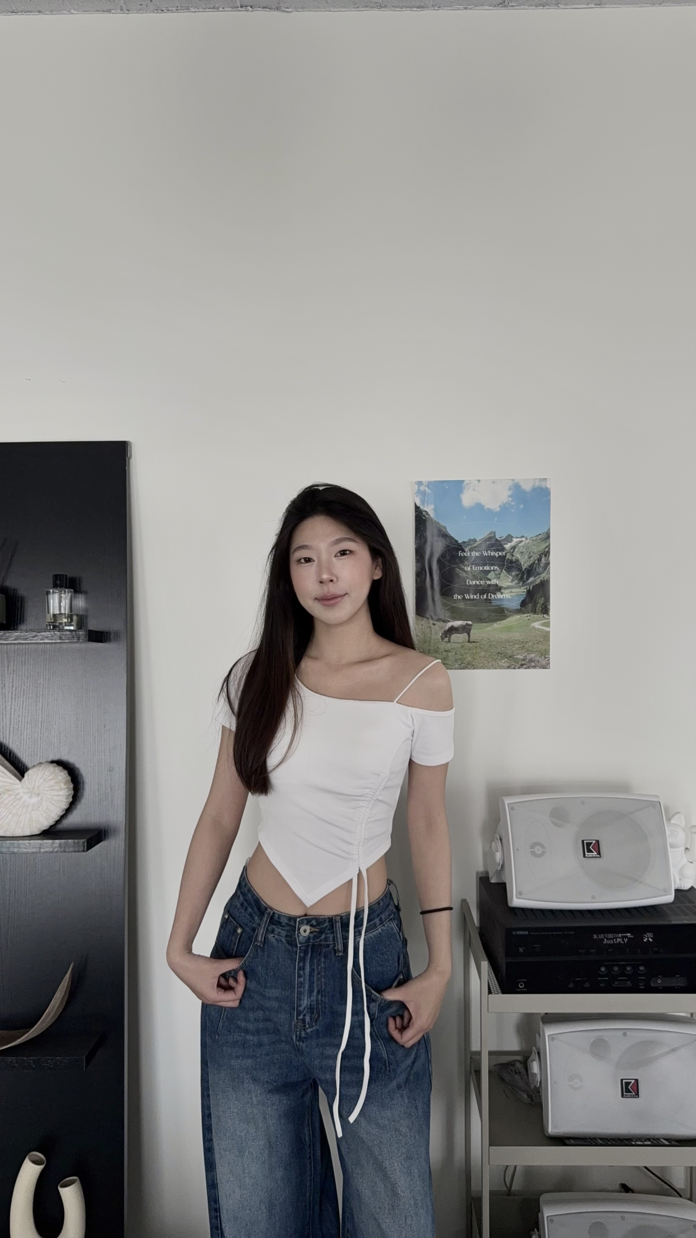 U領肩帶下擺三角短袖上衣