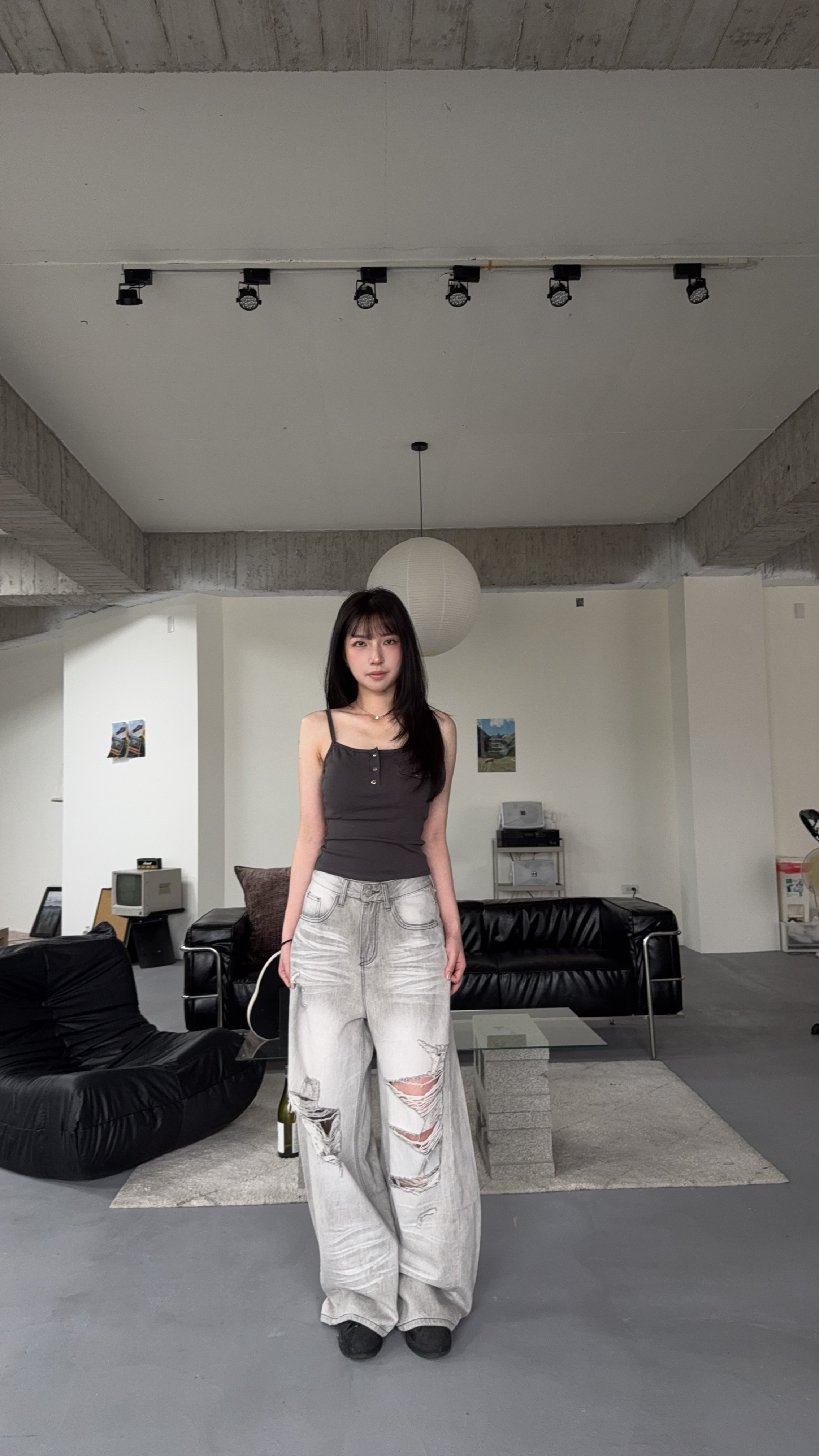 冷調漸層灰-割破造型寬褲