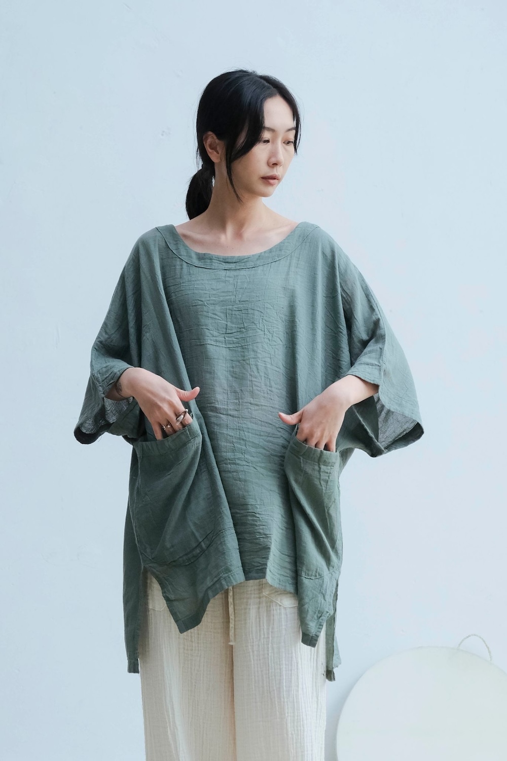 寬版大口袋上衣 / 慕斯布 灰綠