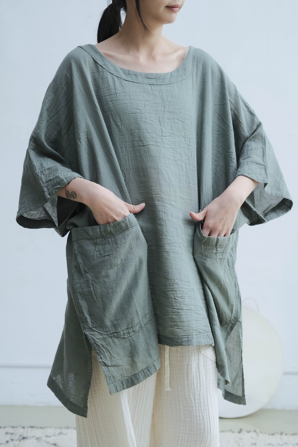 寬版大口袋上衣 / 慕斯布 灰綠