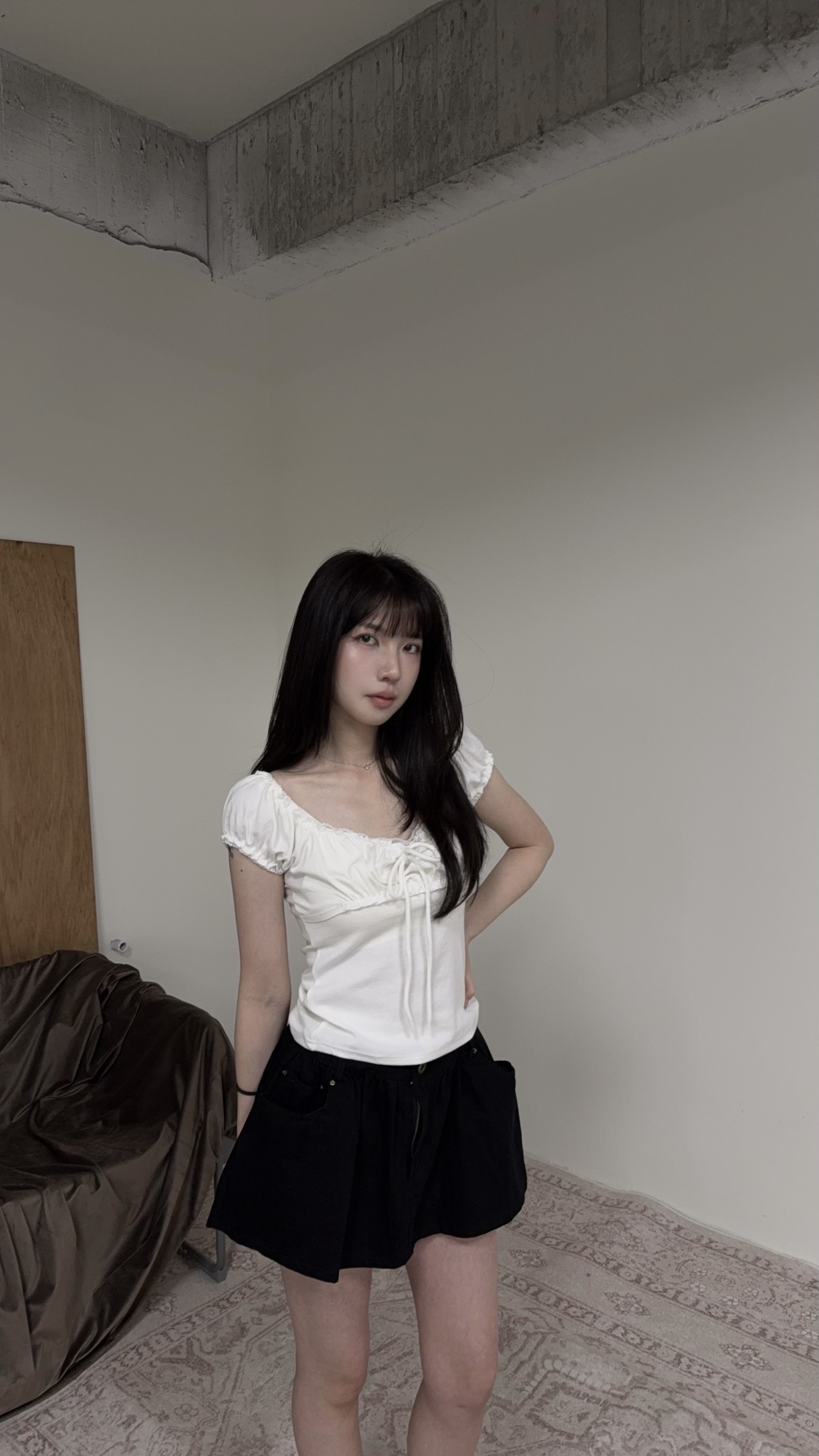 木耳邊泡泡袖彈性棉上衣