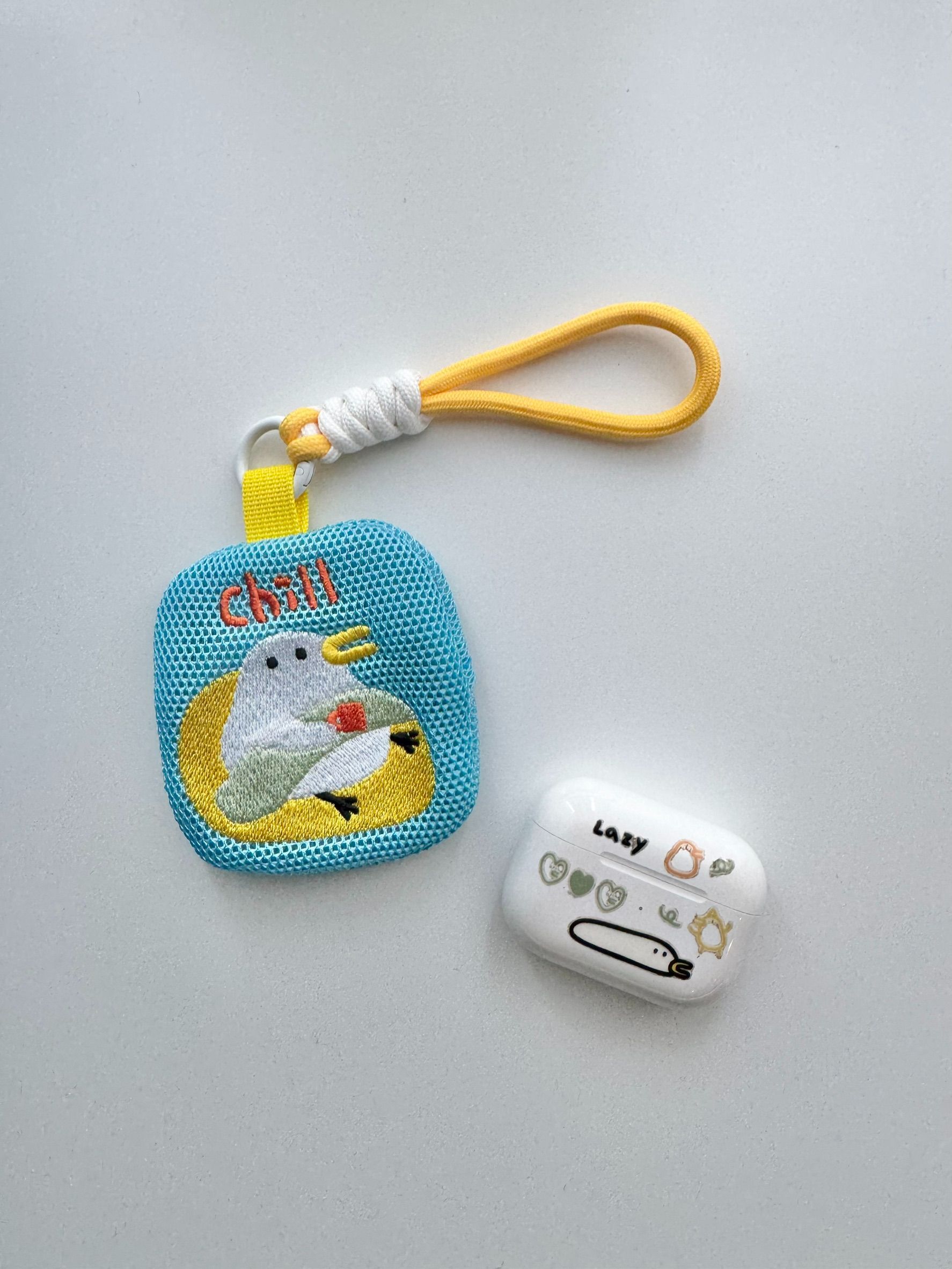 昏呱．Chill Chill 刺繡小掛包