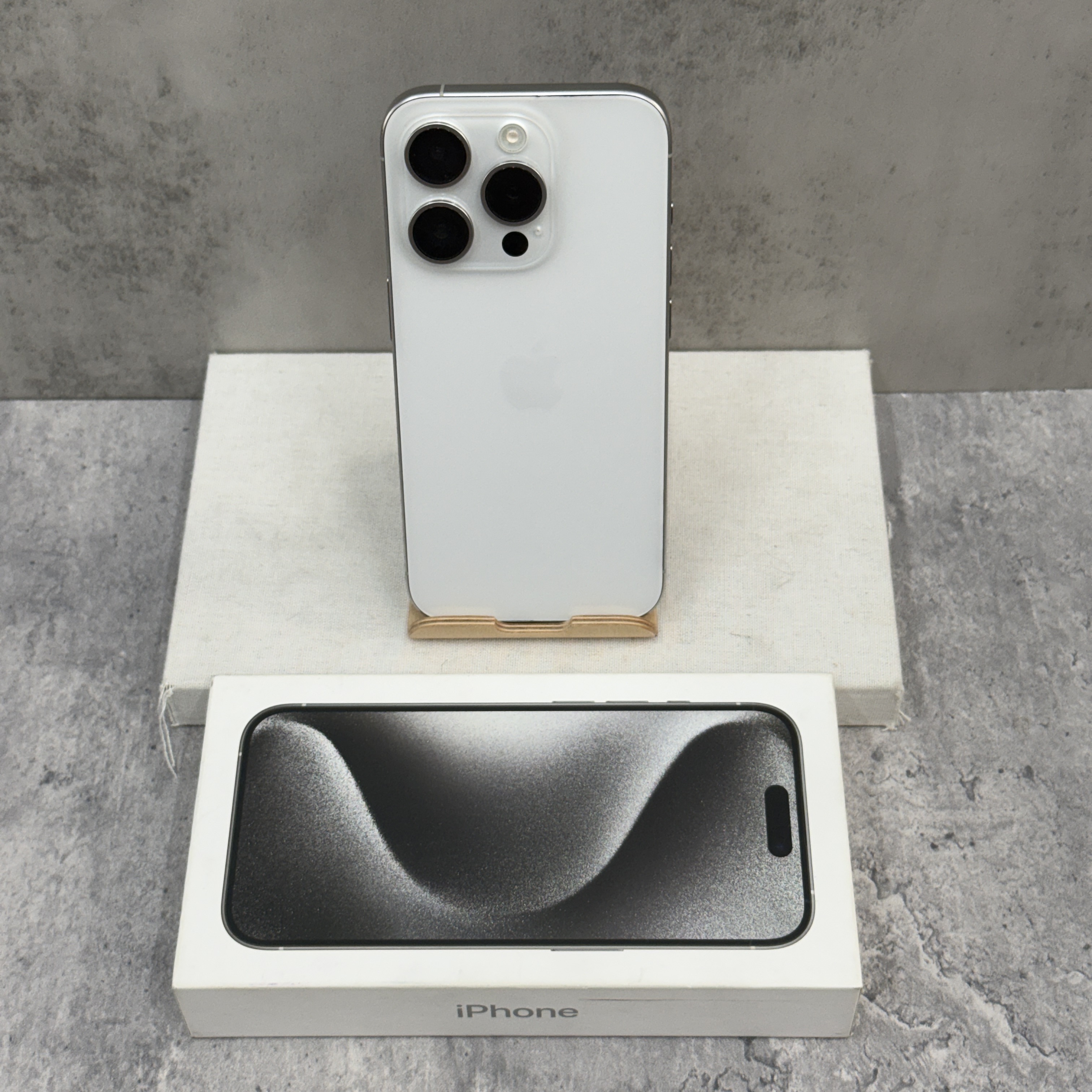 【二手】iPhone 15 Pro 256G 白色