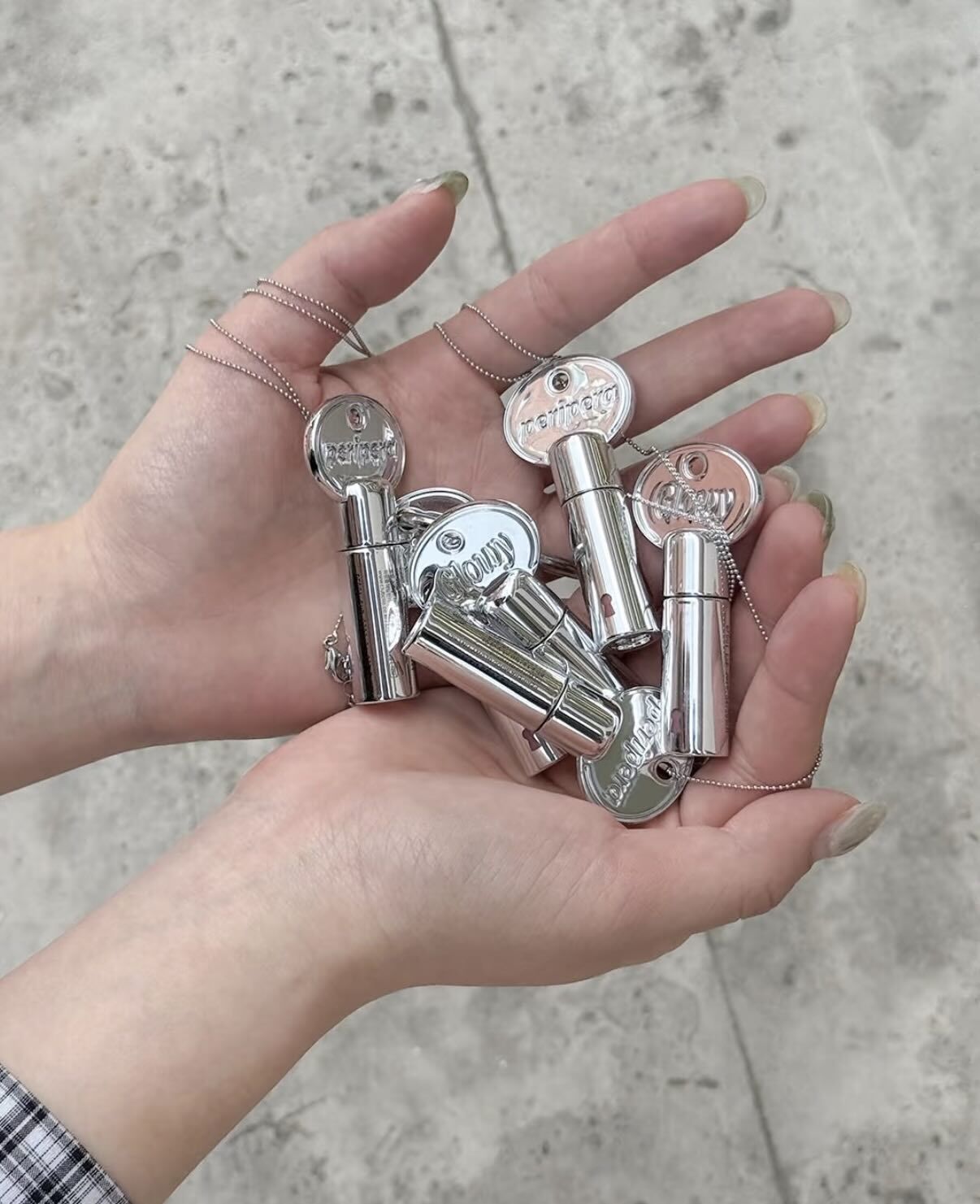 【現貨/預購】Peripera 鑰匙扣水光唇釉 Mood Glowy Tint Key