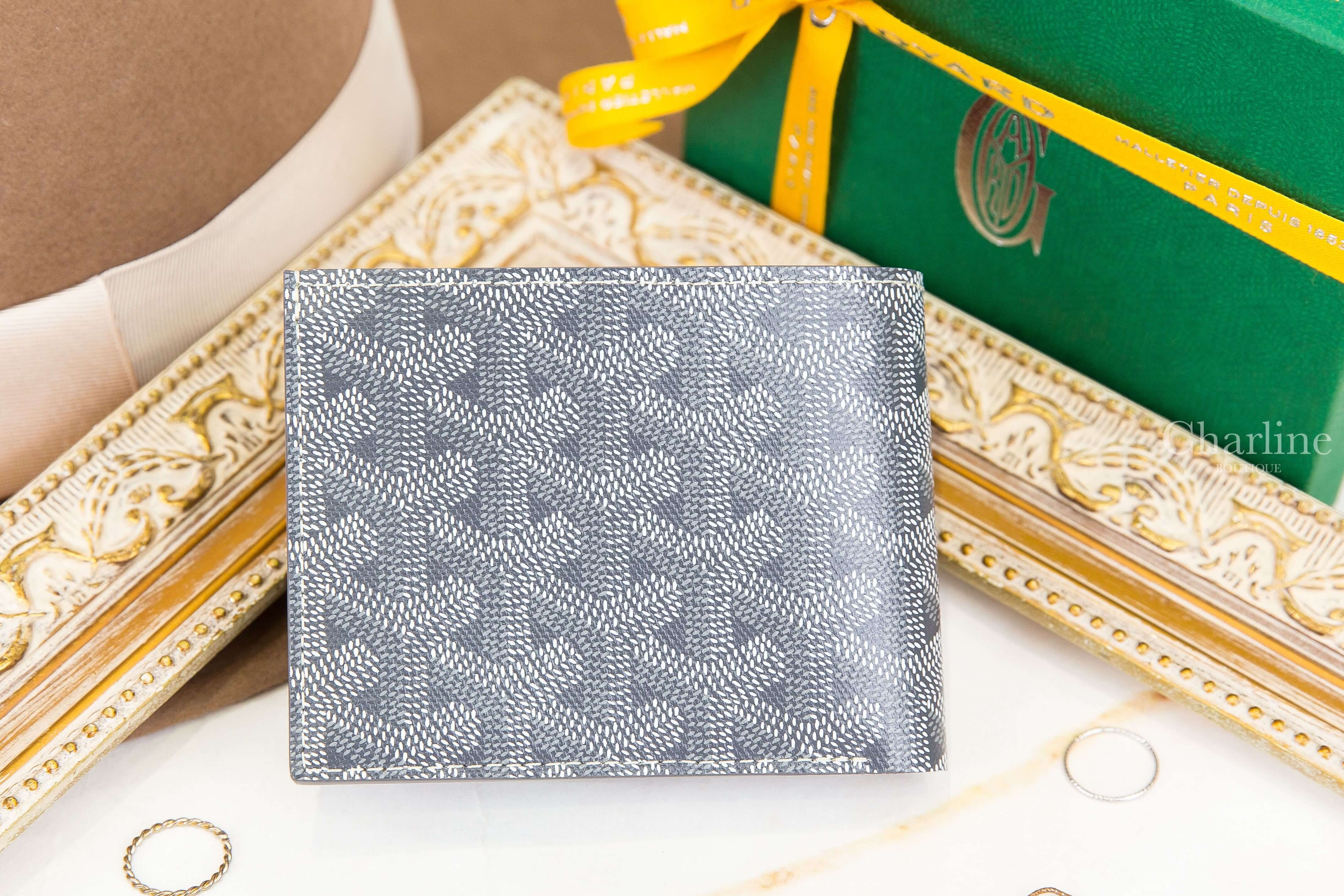 Goyard Victoire Wallet 灰色帆布小牛皮拼黃色夾層內裡短夾-Charline Boutique 精品代購
