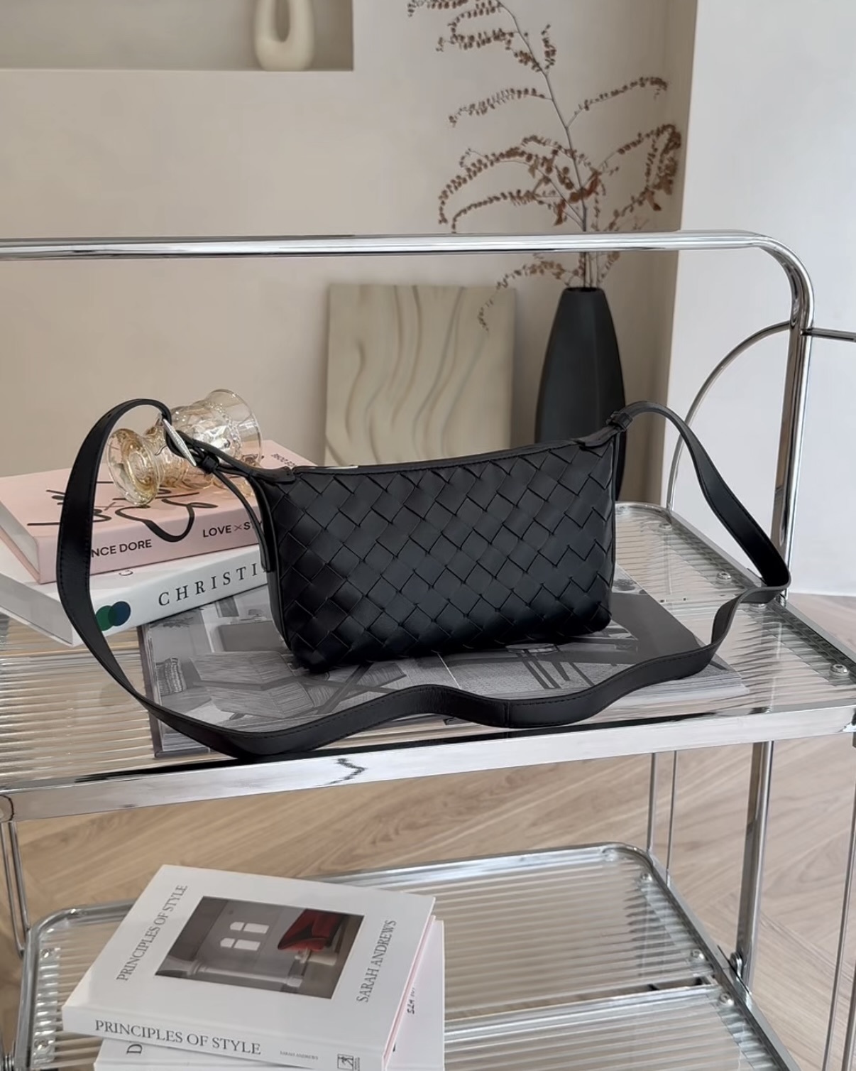 BV｜RAVELER POUCH 斜背包 黑色