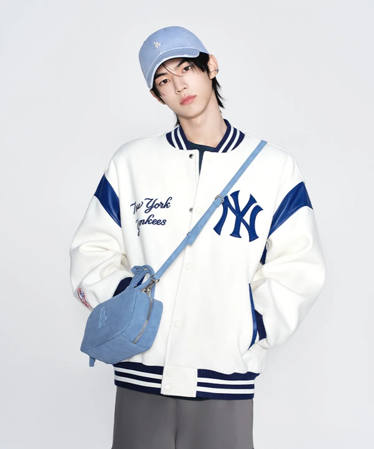 【OWN】MLB Korea 肩背包 手提 側背 小包 外出包 可調節 Karina TWS同款 男女通用 Aespa 咖啡色 黑色 天藍色 粉色