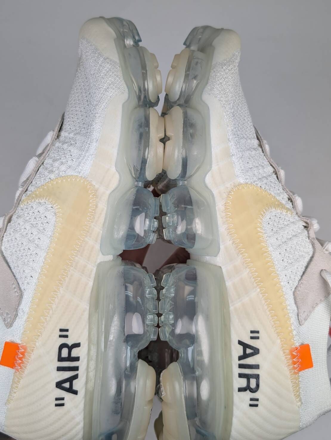 微瑕疵-左右腳內外側鞋底泛黃 AA3831-100 M9.5 Off-White x Nike Air VaporMax "White"