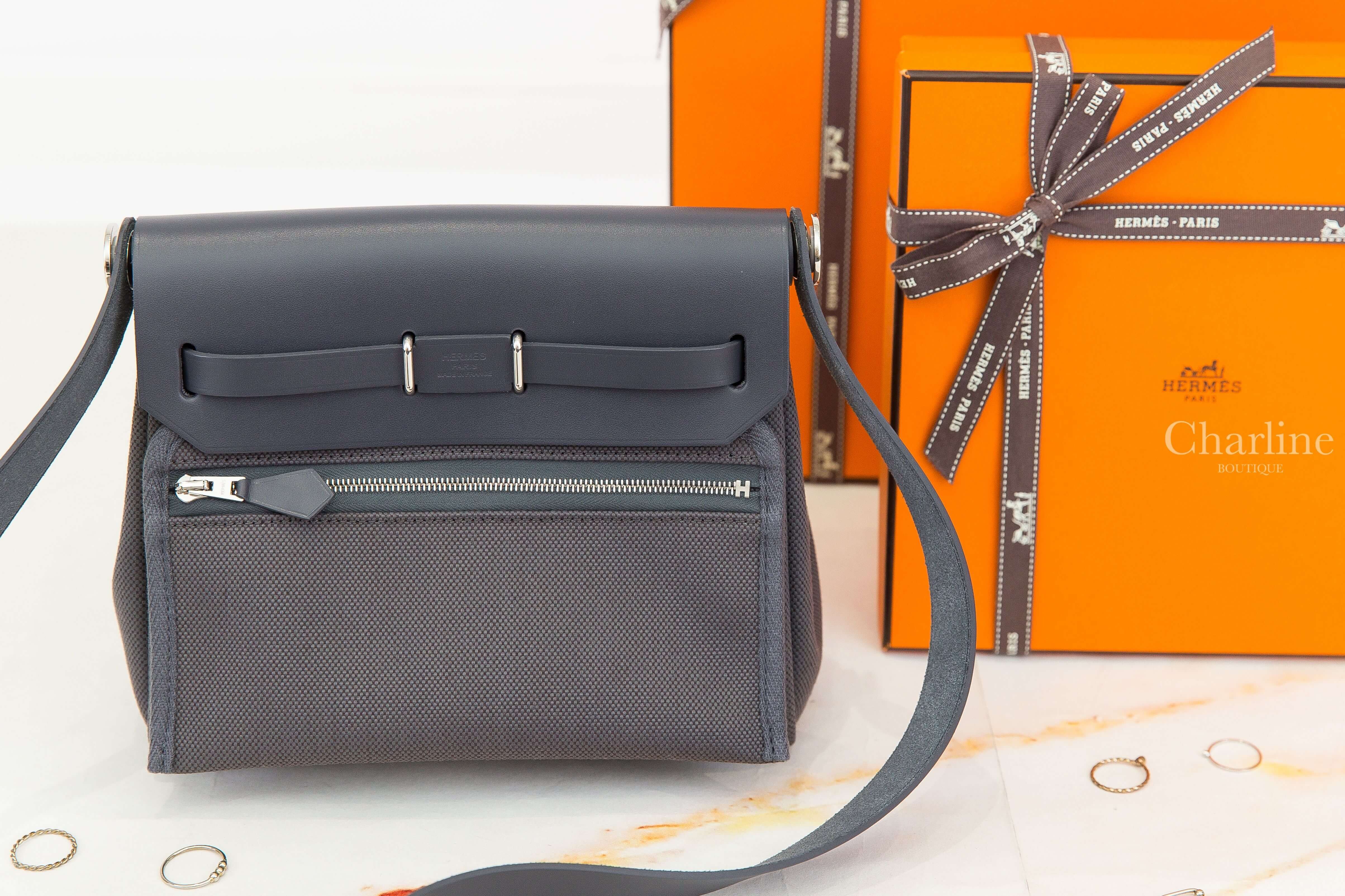 Hermès Herbag Zip 20 Bag 85 Ardoise Toile Militaire / Vache Hunter 石板灰帆布拼皮革銀釦迷你手提肩背包-Charline Boutique 精品代購