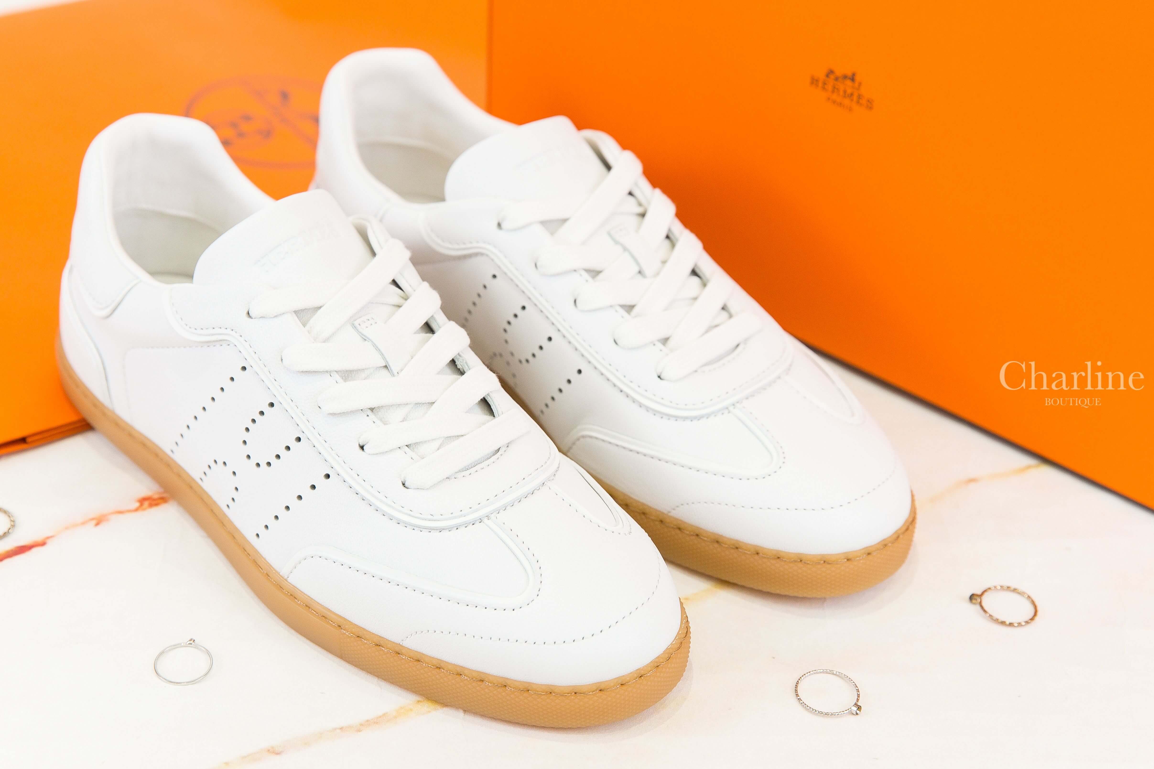 Hermès Match Sneaker 白色牛皮側邊簍空洞洞H蜂蜜棕色橡膠鞋底運動鞋