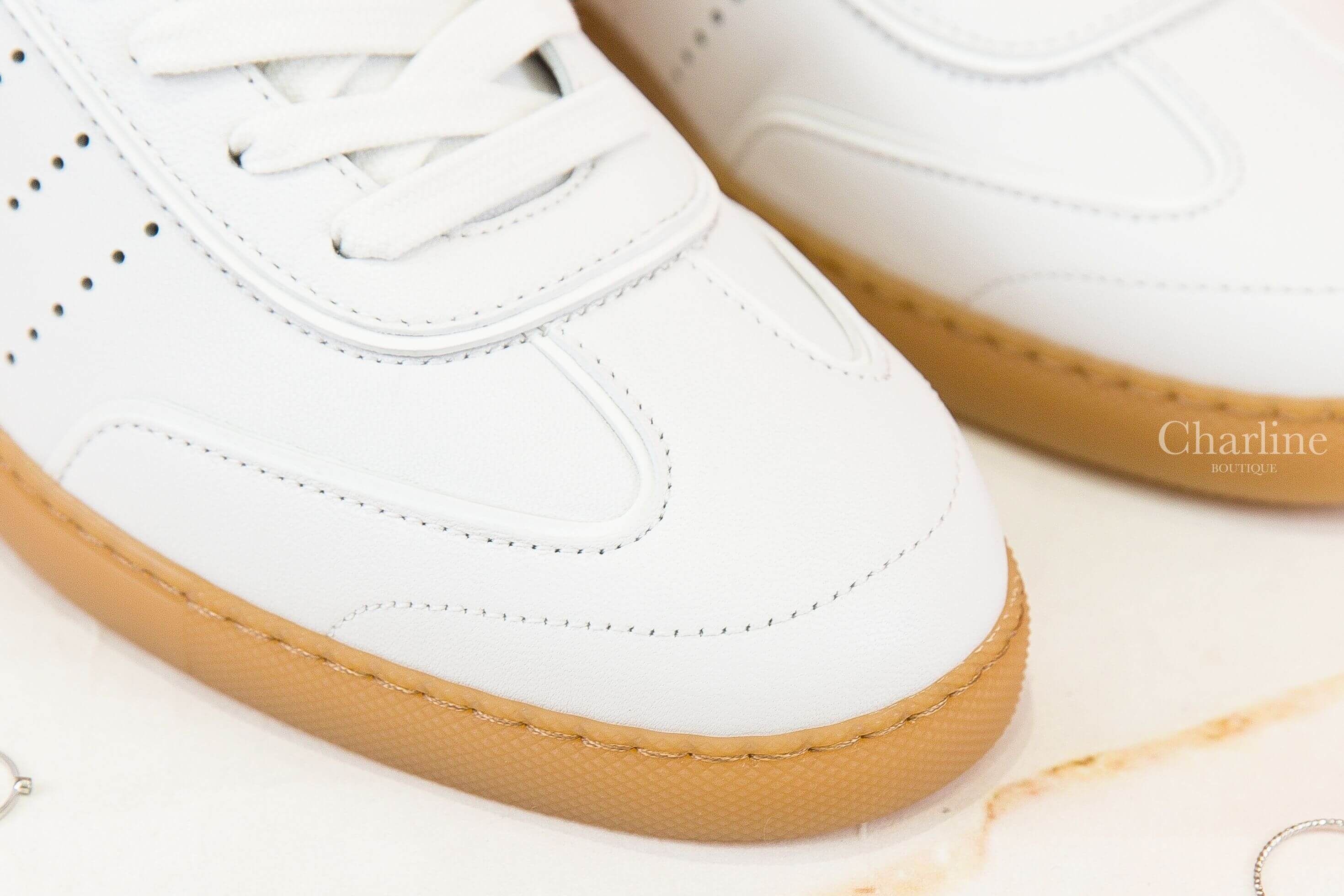 Hermès Match Sneaker 白色牛皮側邊簍空洞洞H蜂蜜棕色橡膠鞋底運動鞋