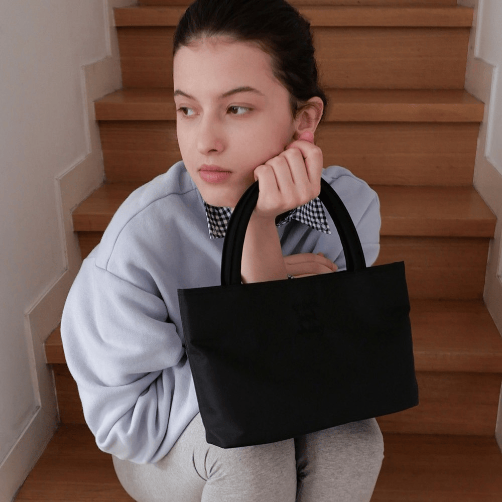 mucu and ebony (m.a.e)｜Near Tote Bag [5 colors]