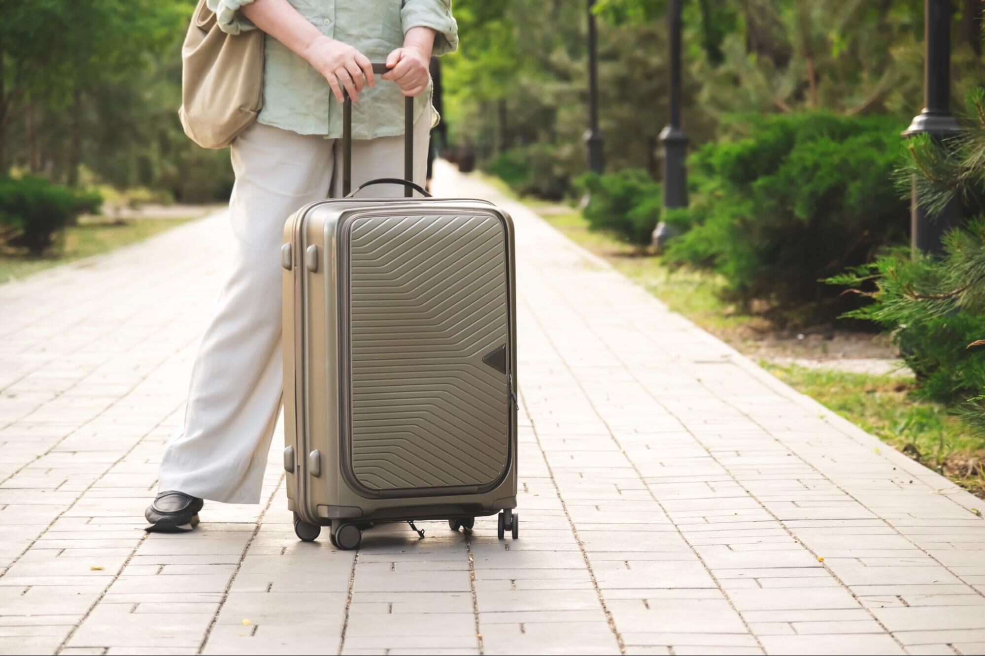 上掀式／前開式行李箱優缺點解析