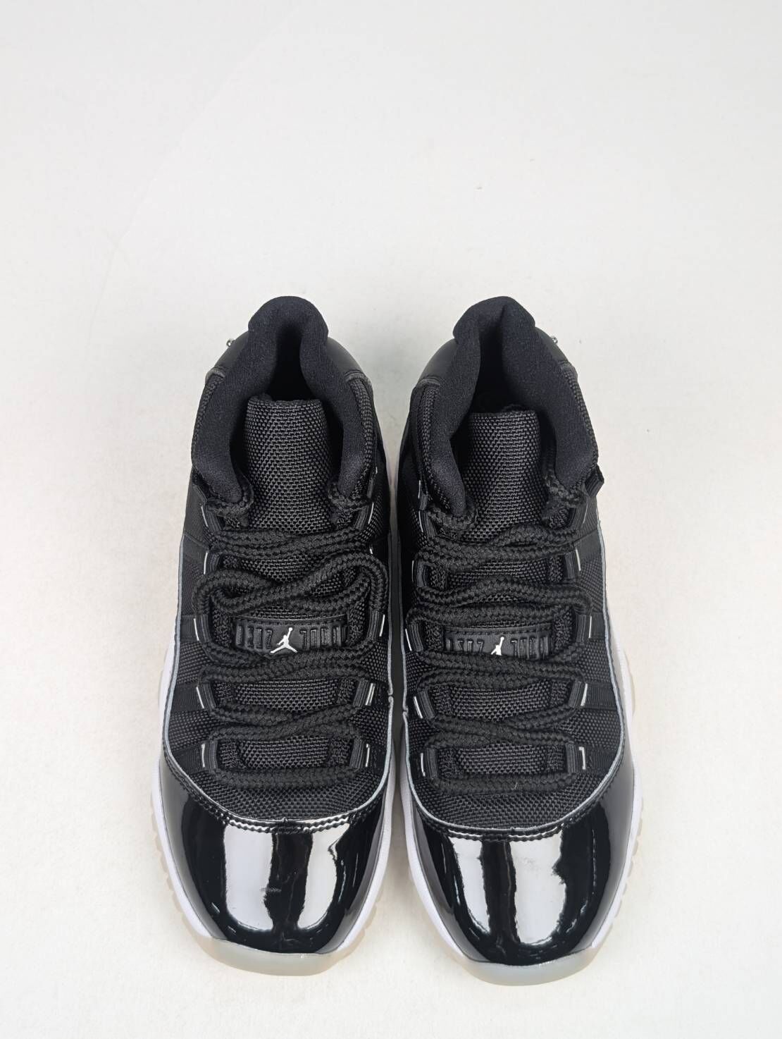 微瑕疵-左右腳中底鞋底泛黃右腳內側壓痕 378038-011 4Y Air Jordan 11 “25th Anniversary” GS 黑銀女鞋