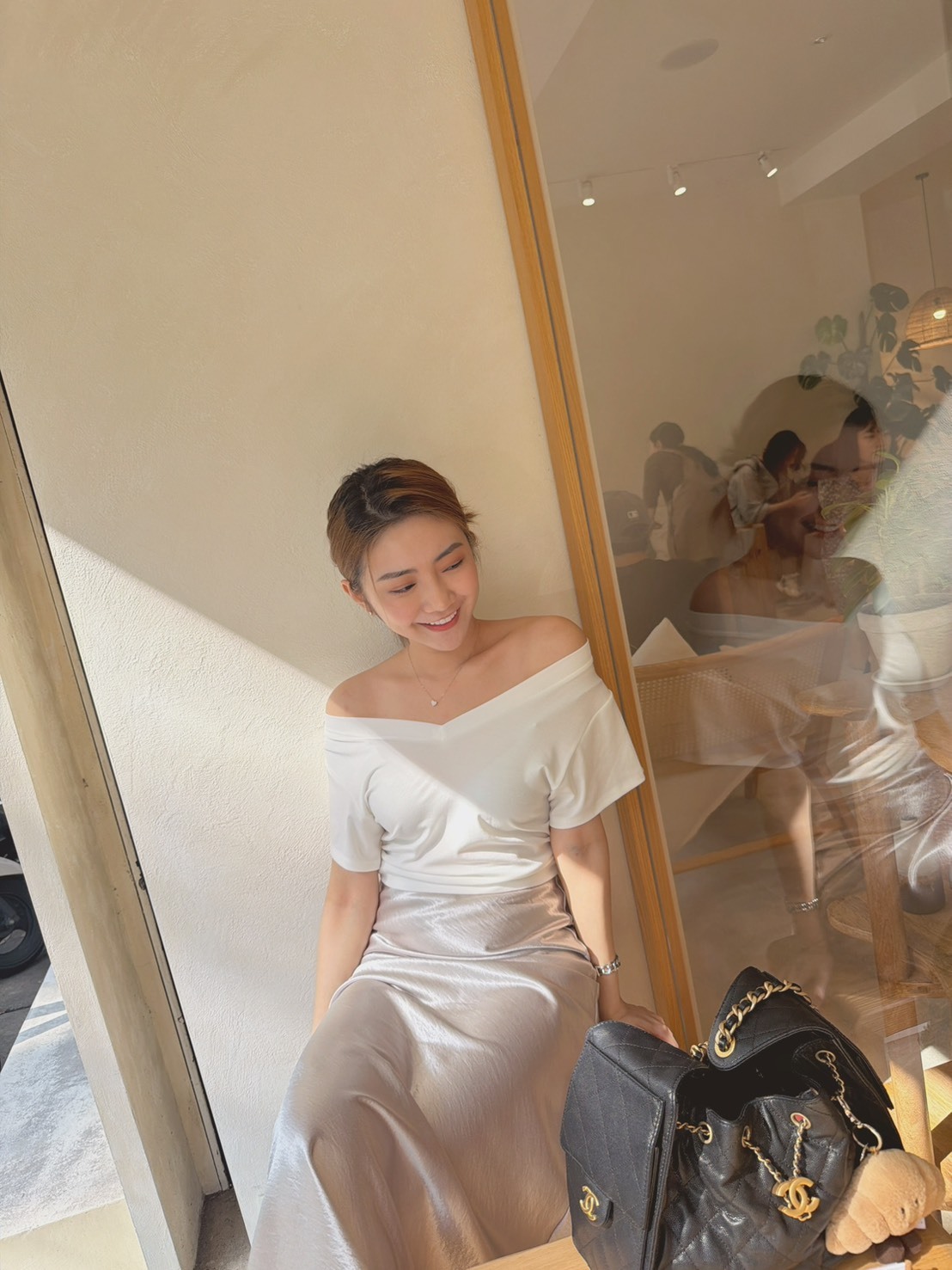 ［預購］🔥04.29春夏新品］💥一件衣服三穿！］韓版V領超彈透氣棉兩側抓皺上衣（白色/兩色）